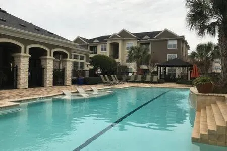 Magnificent Furnished Apartment near Exxon Campus