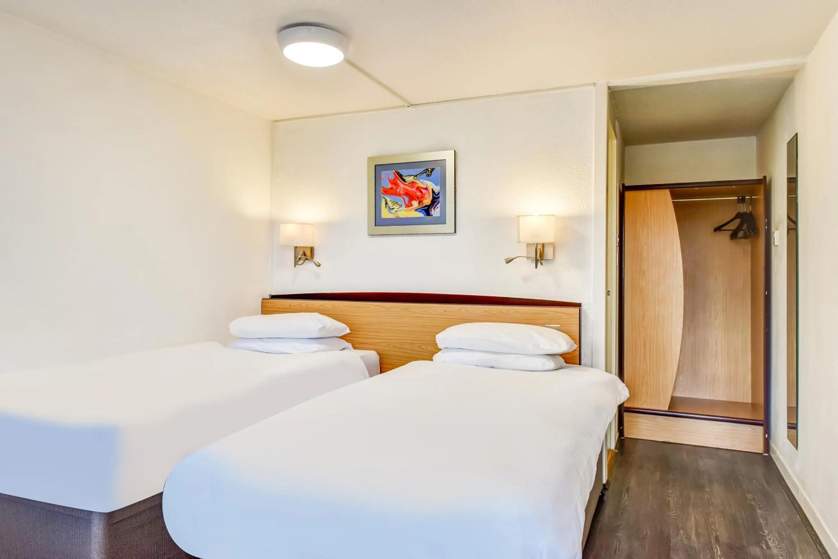 Bedroom in The Hotel Rafiya, Redditch