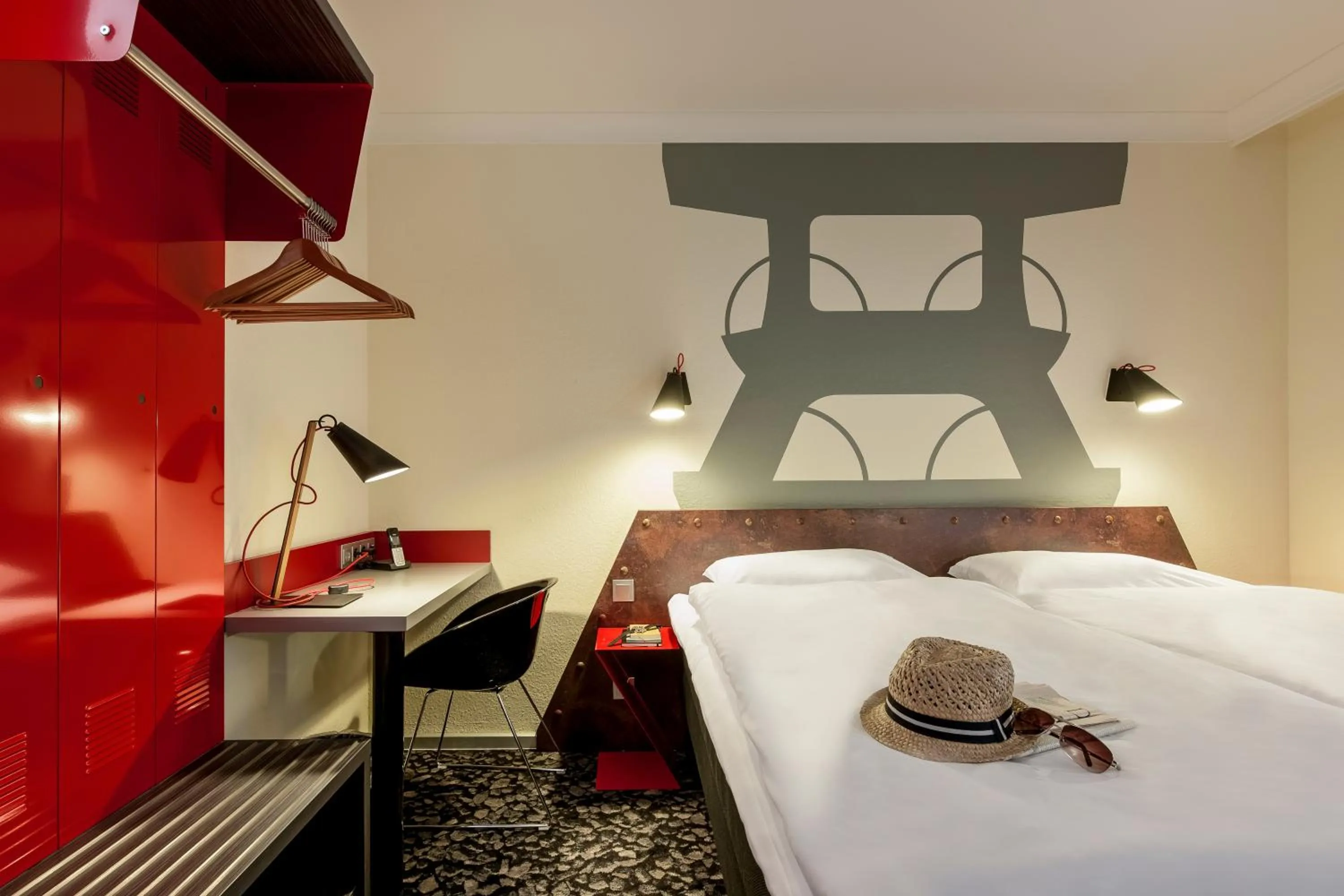 Photo of the whole room, Bed in Hotel am Schlosspark Herten