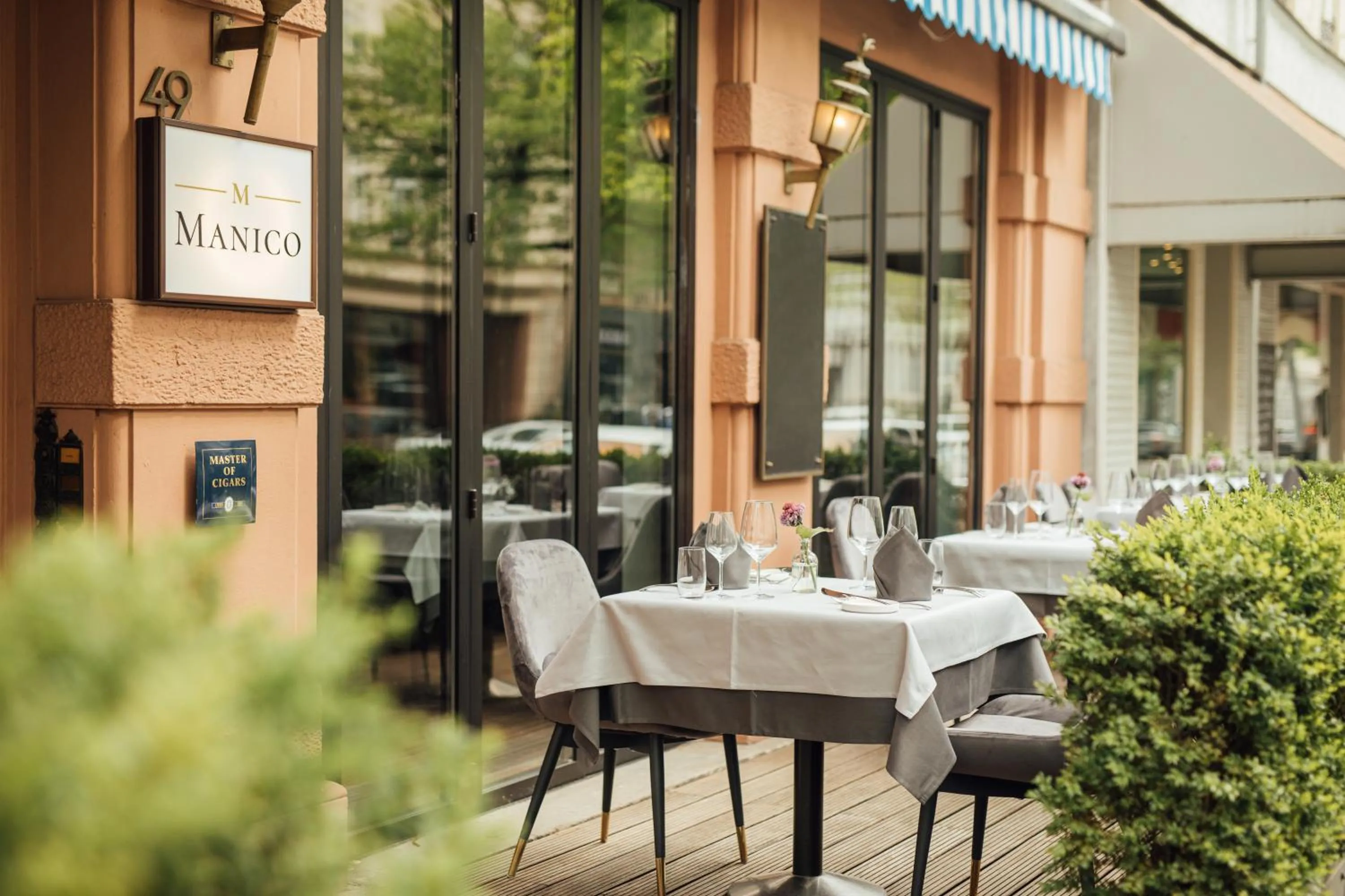 Restaurant/places to eat in Hotel de France Wiesbaden City