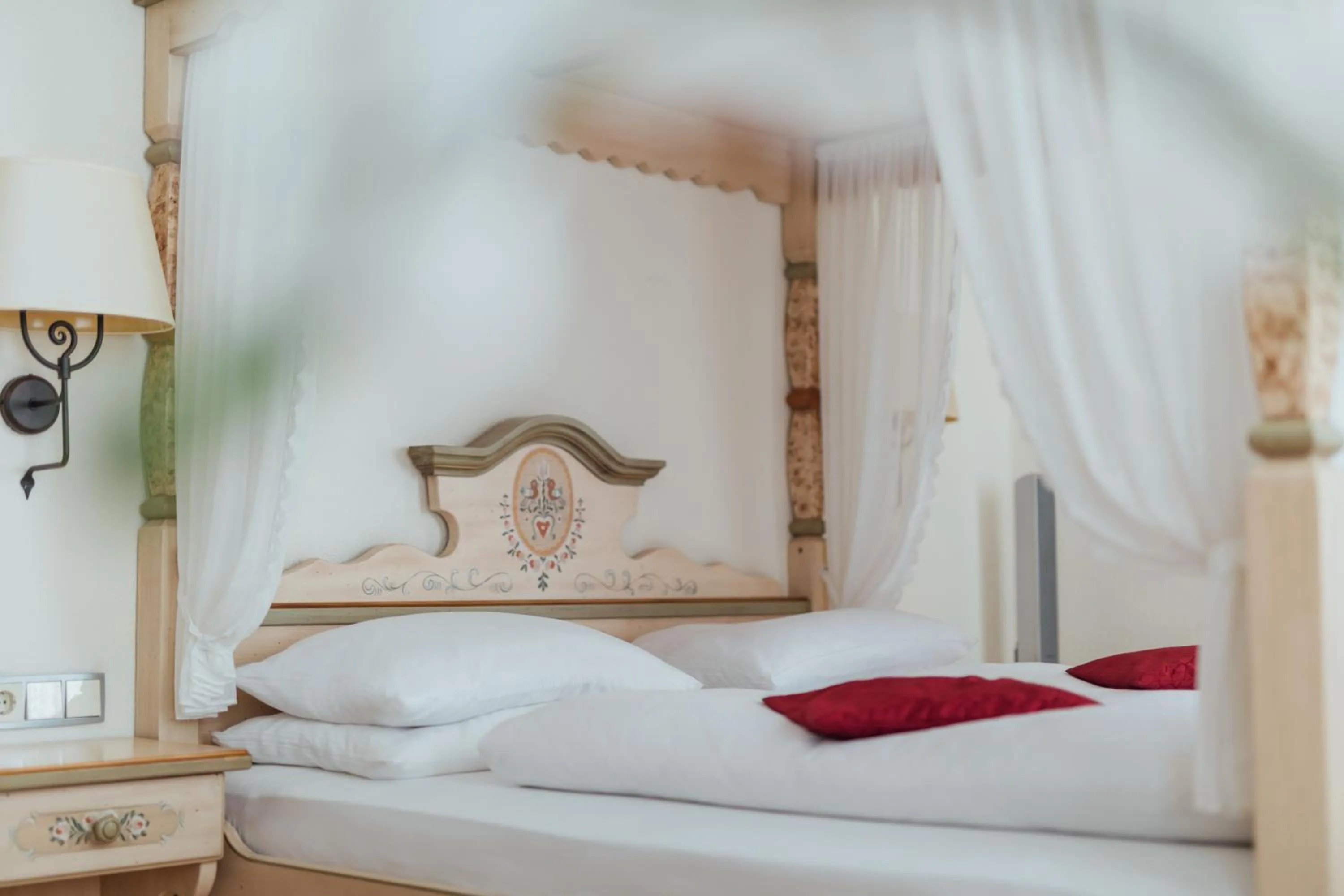 Bed in Hotel de France Wiesbaden City