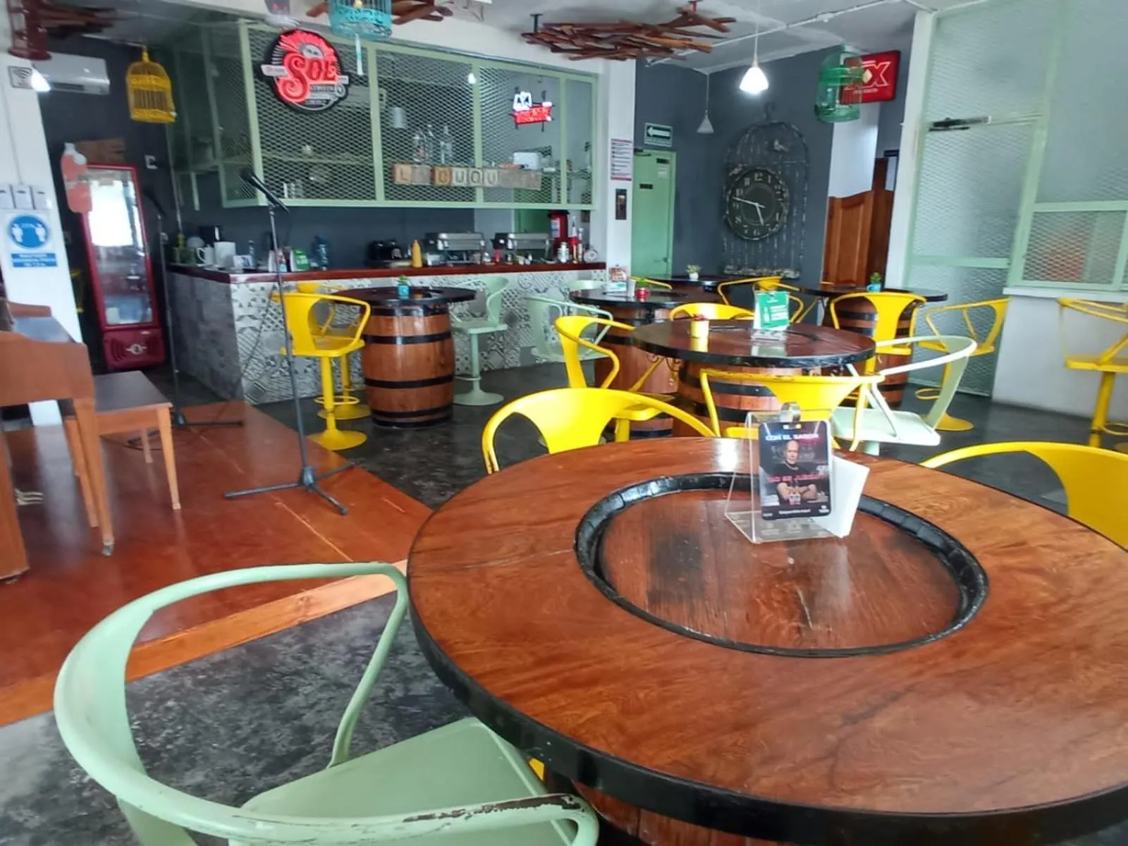 Restaurant/places to eat in La Maja Suites