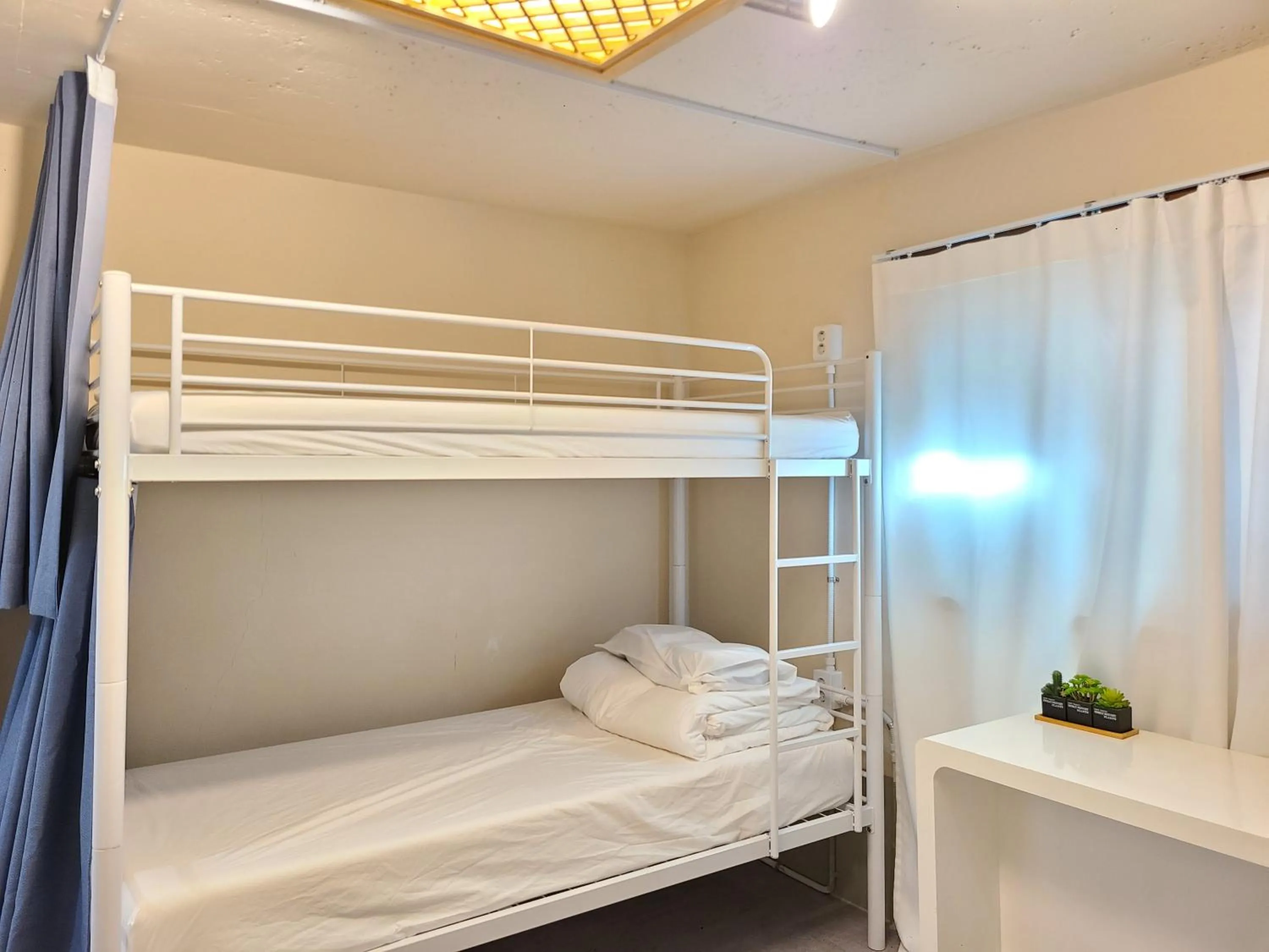 Photo of the whole room, Bed in Batwo Stay - For foreigners only