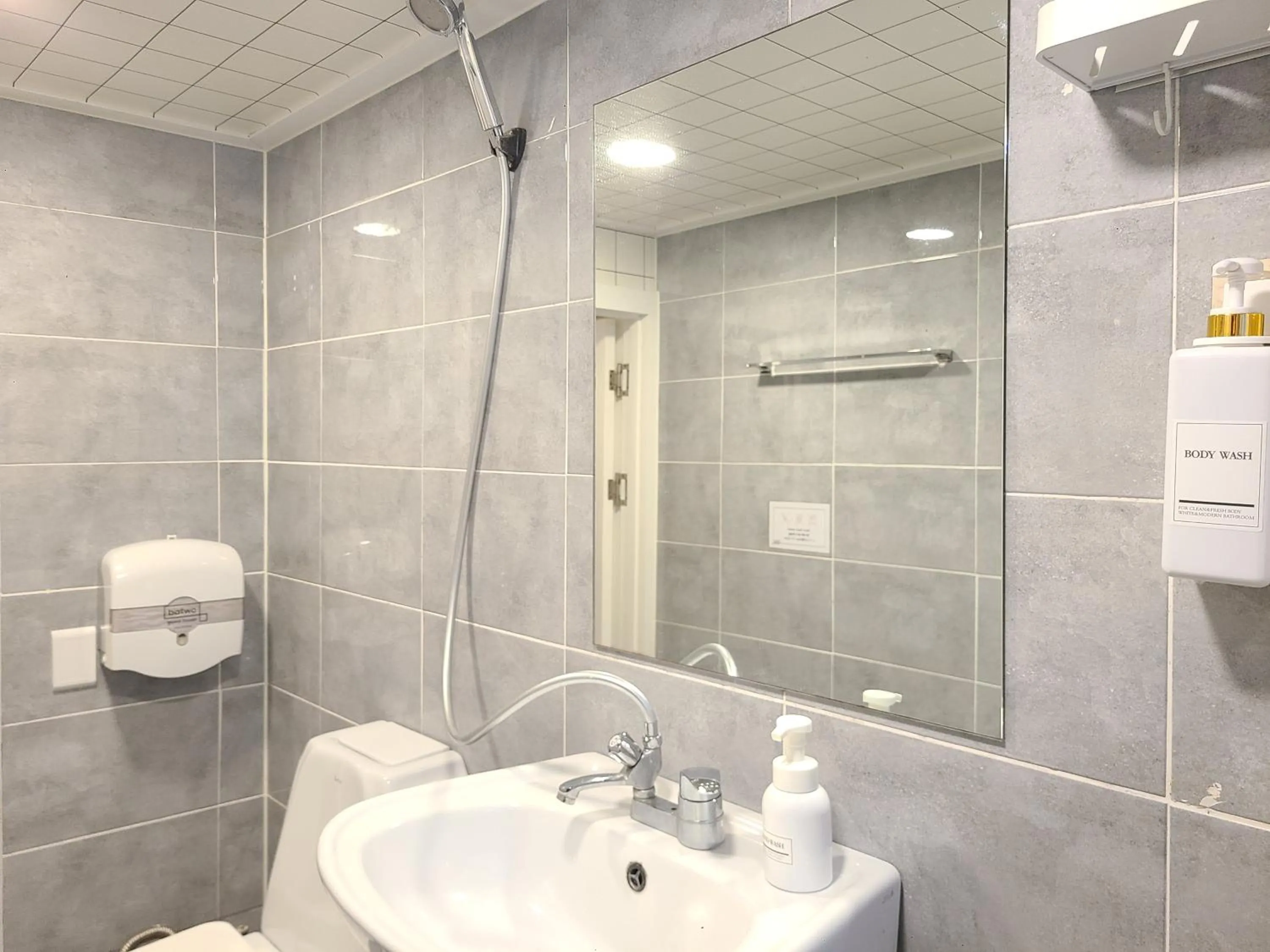 Toilet in Batwo Stay - For foreigners only