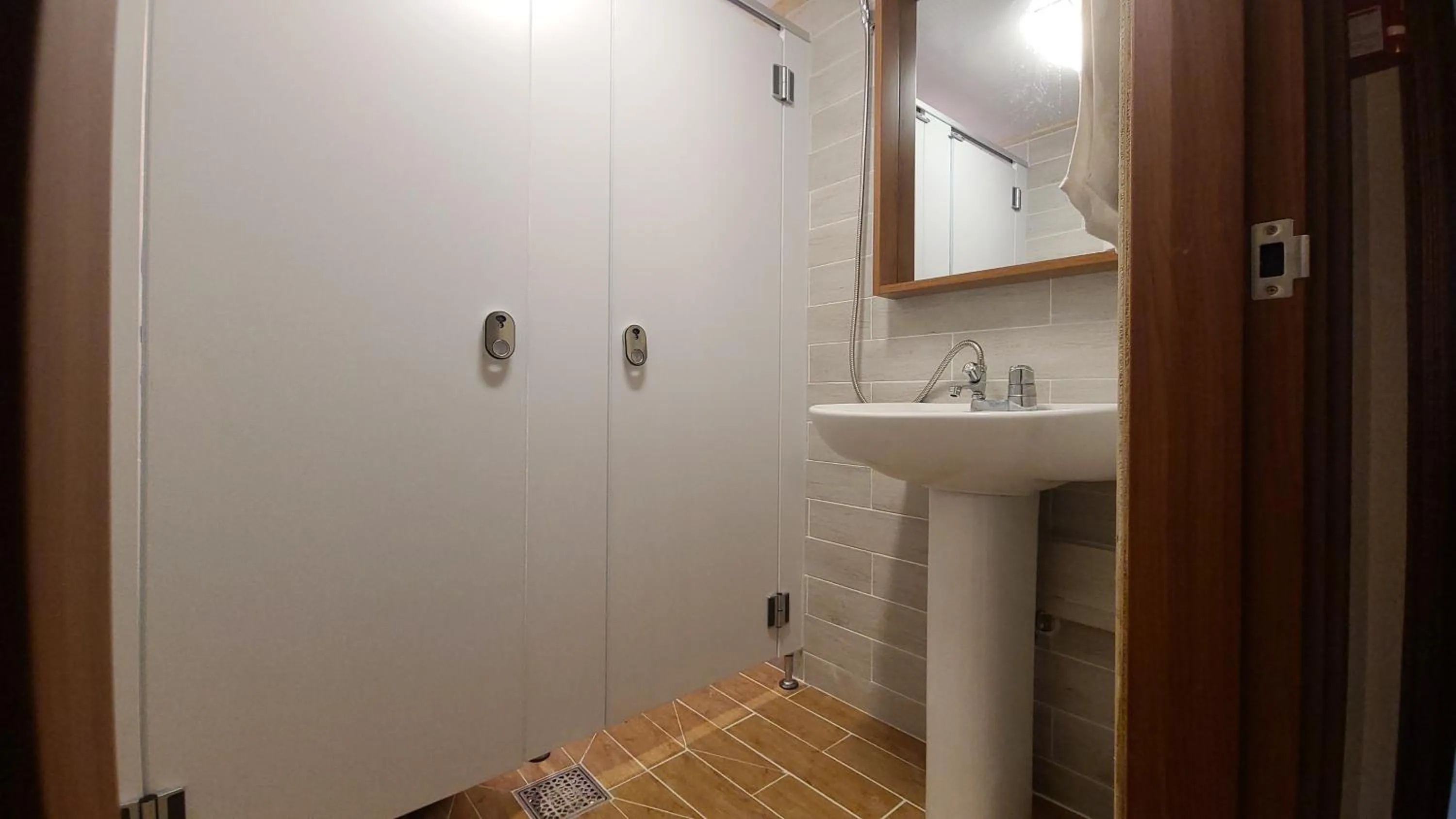 Toilet in Batwo Stay - For foreigners only