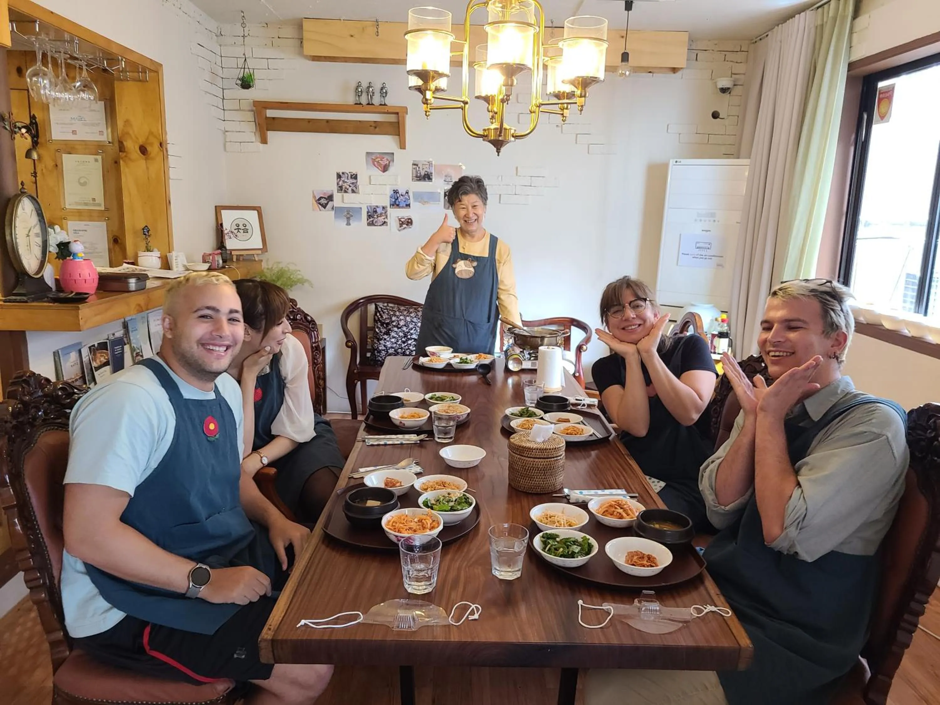 People in Batwo Stay - For foreigners only