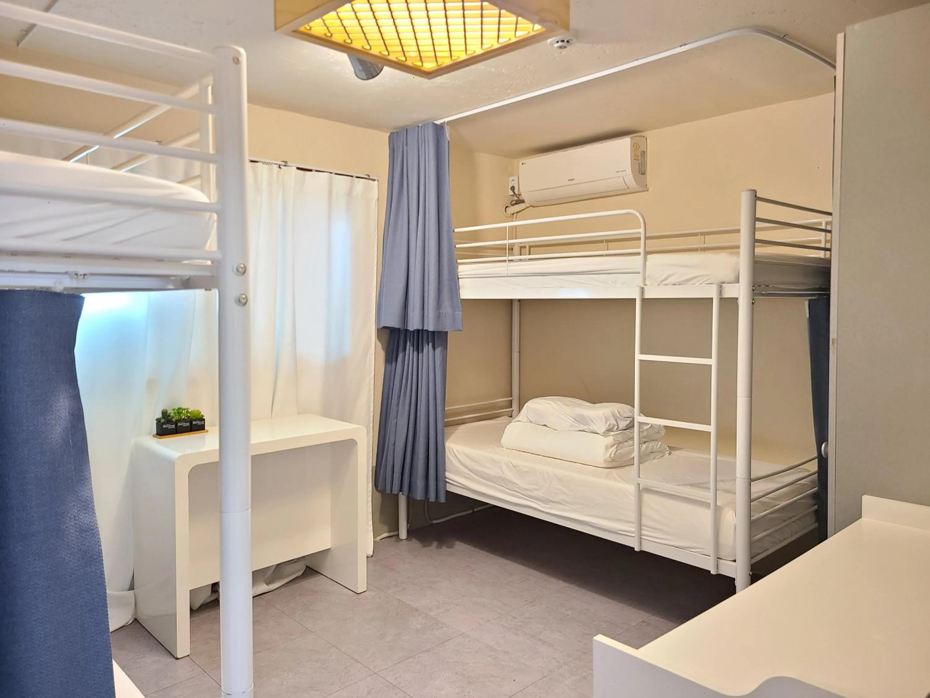 Photo of the whole room, Bed in Batwo Stay - For foreigners only
