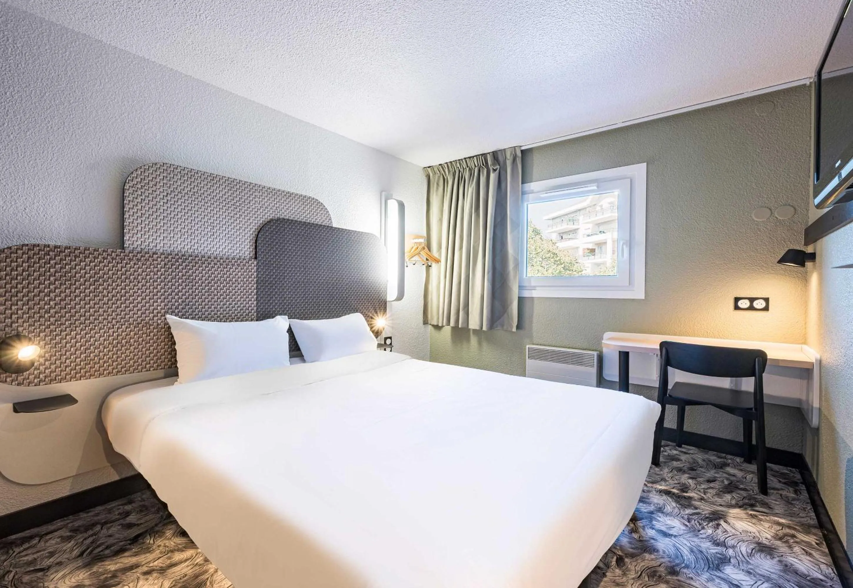 Photo of the whole room, Bed in B&B HOTEL Annemasse Est