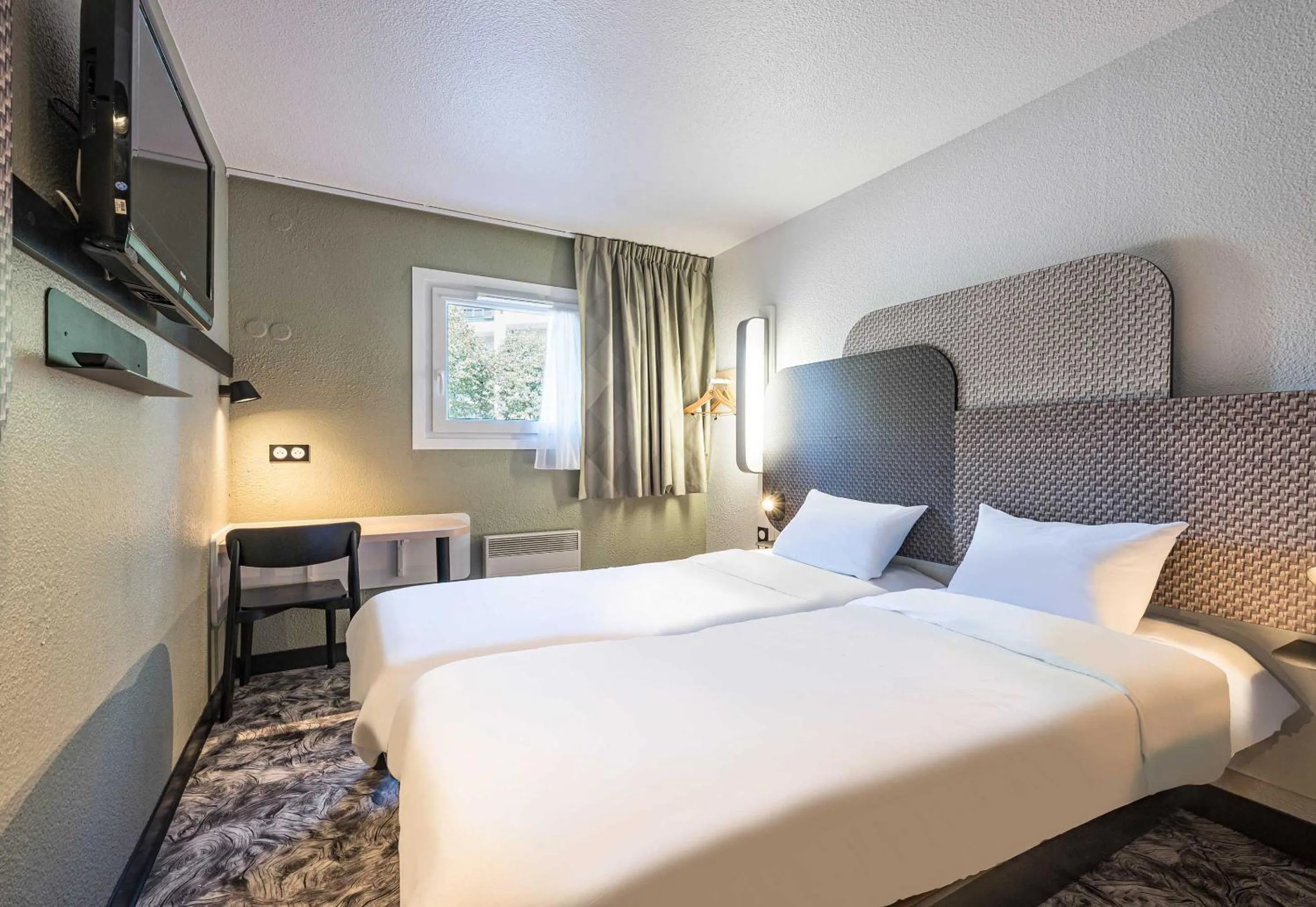 Photo of the whole room, Bed in B&B HOTEL Annemasse Est