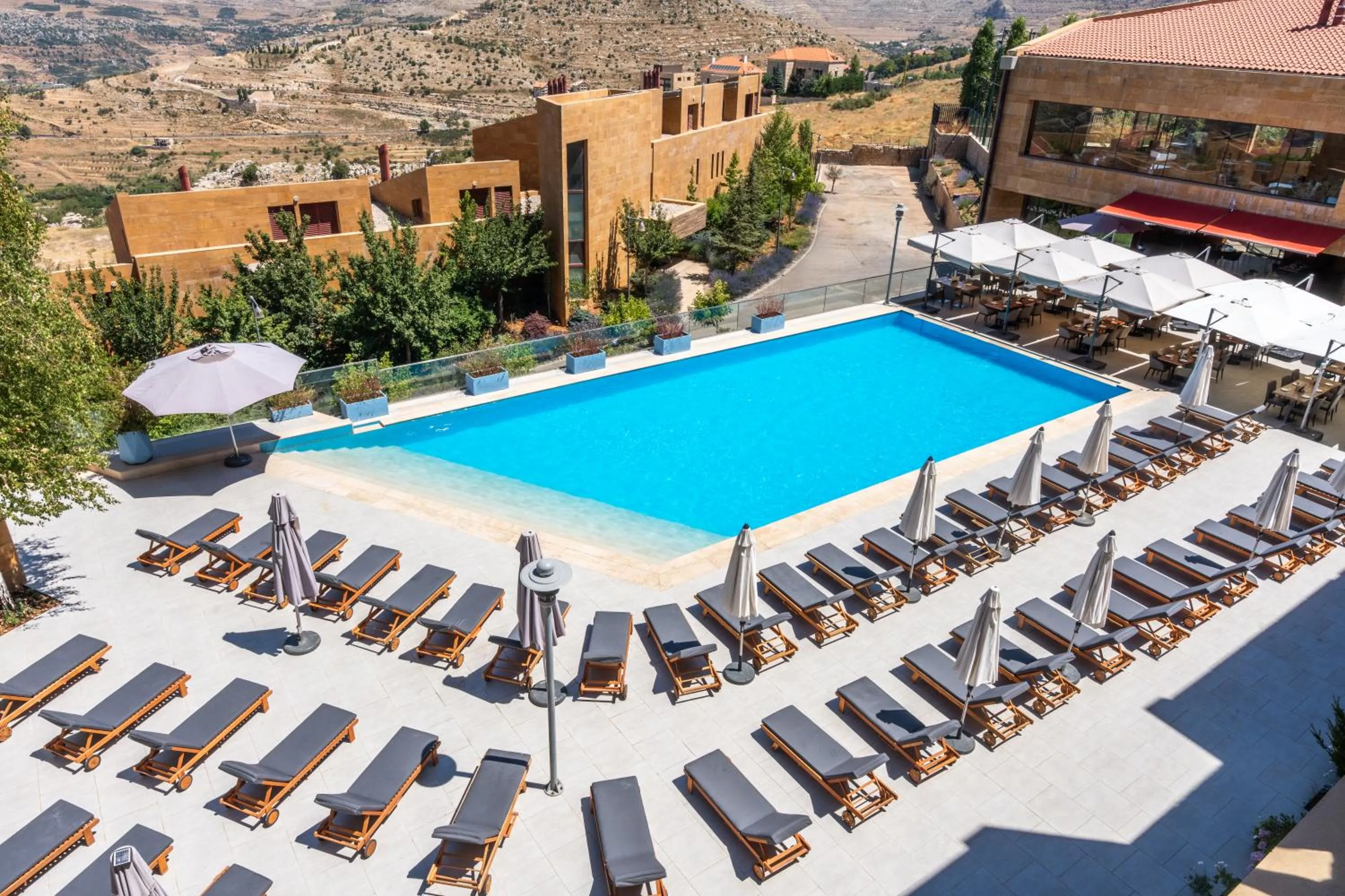 Oakridge Hotel & Spa