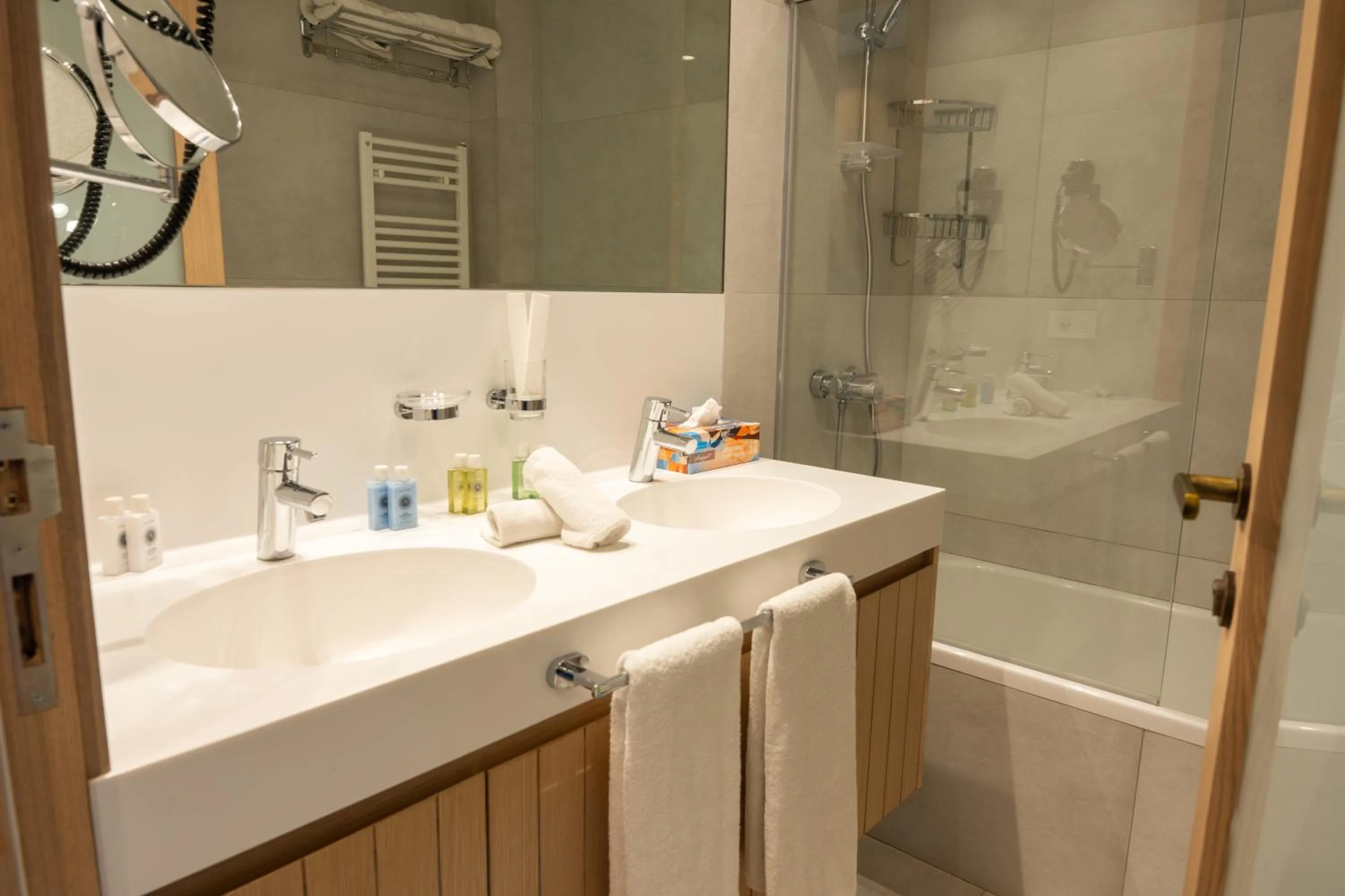 Bathroom in Oakridge Hotel & Spa