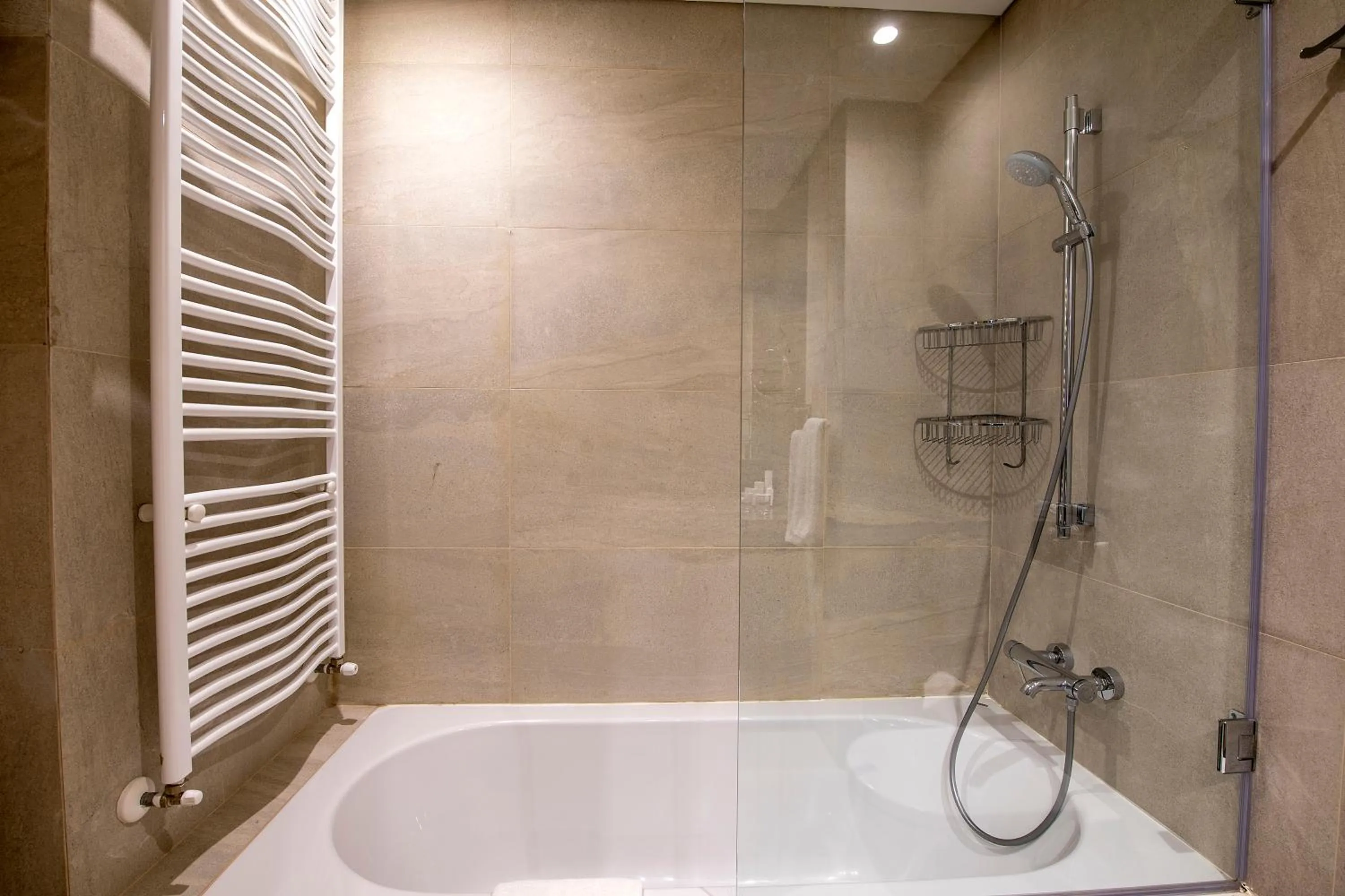 Bath in Oakridge Hotel & Spa