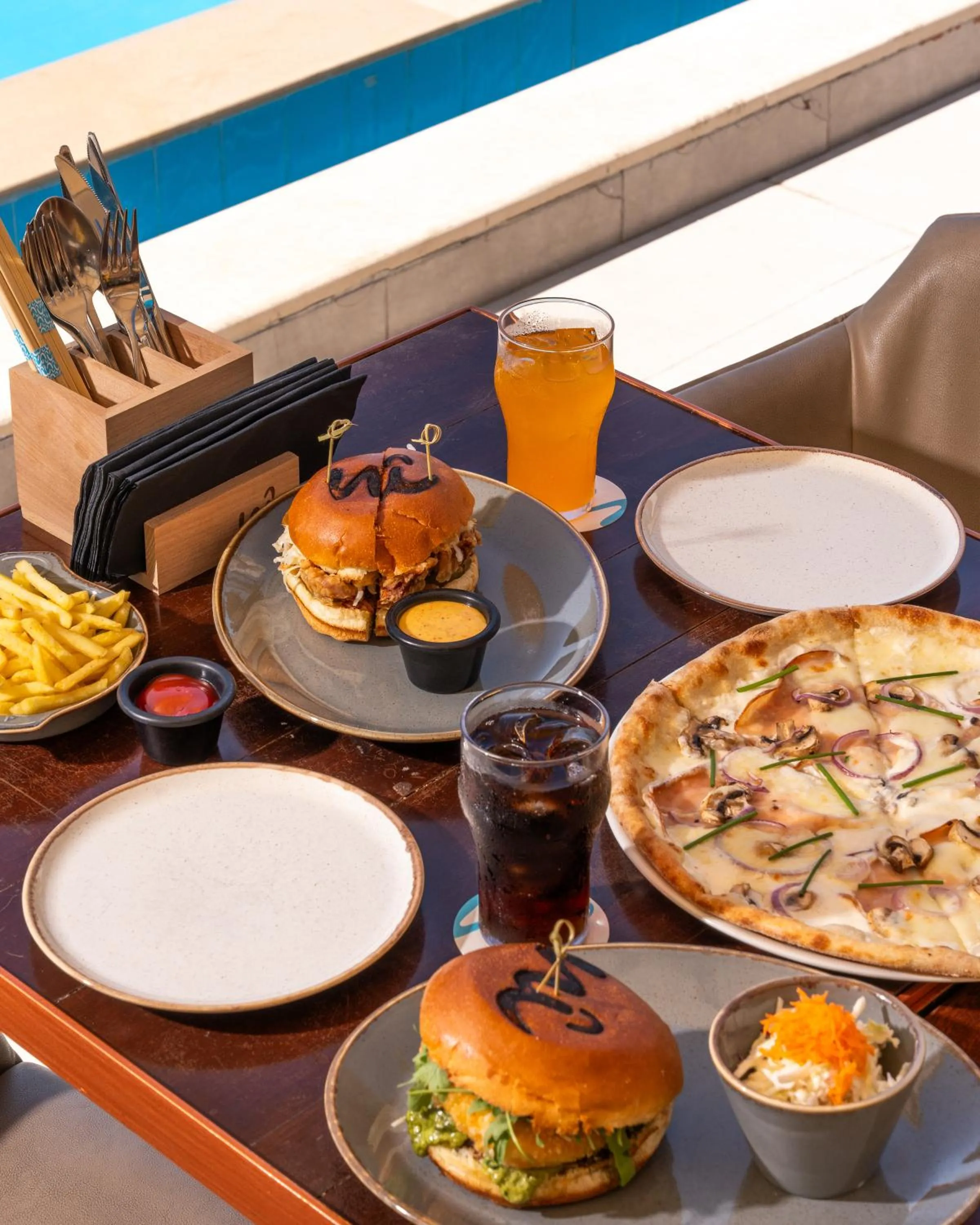 Food and drinks in Oakridge Hotel & Spa