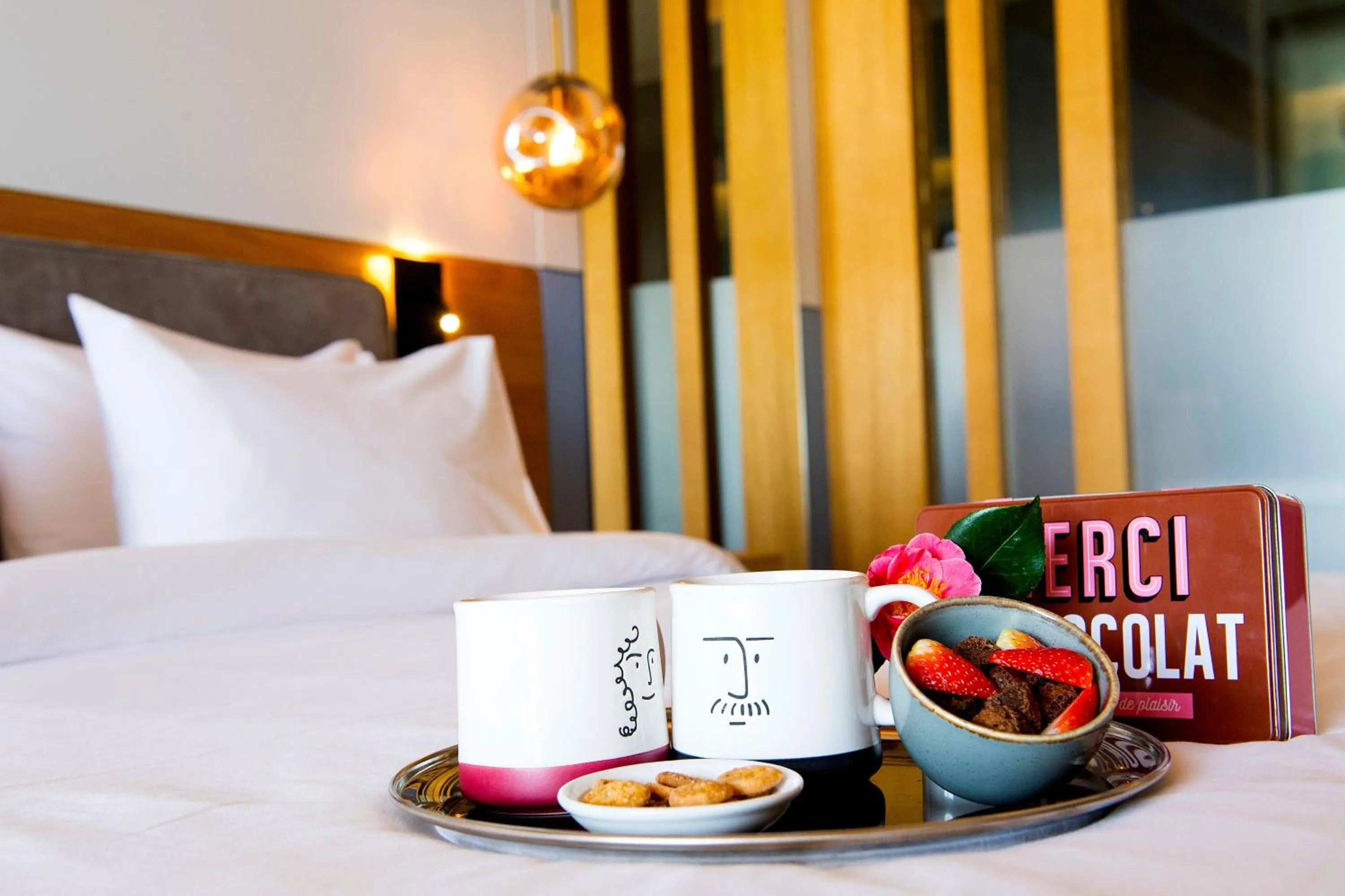 Coffee/tea facilities, Bed in Oakridge Hotel & Spa