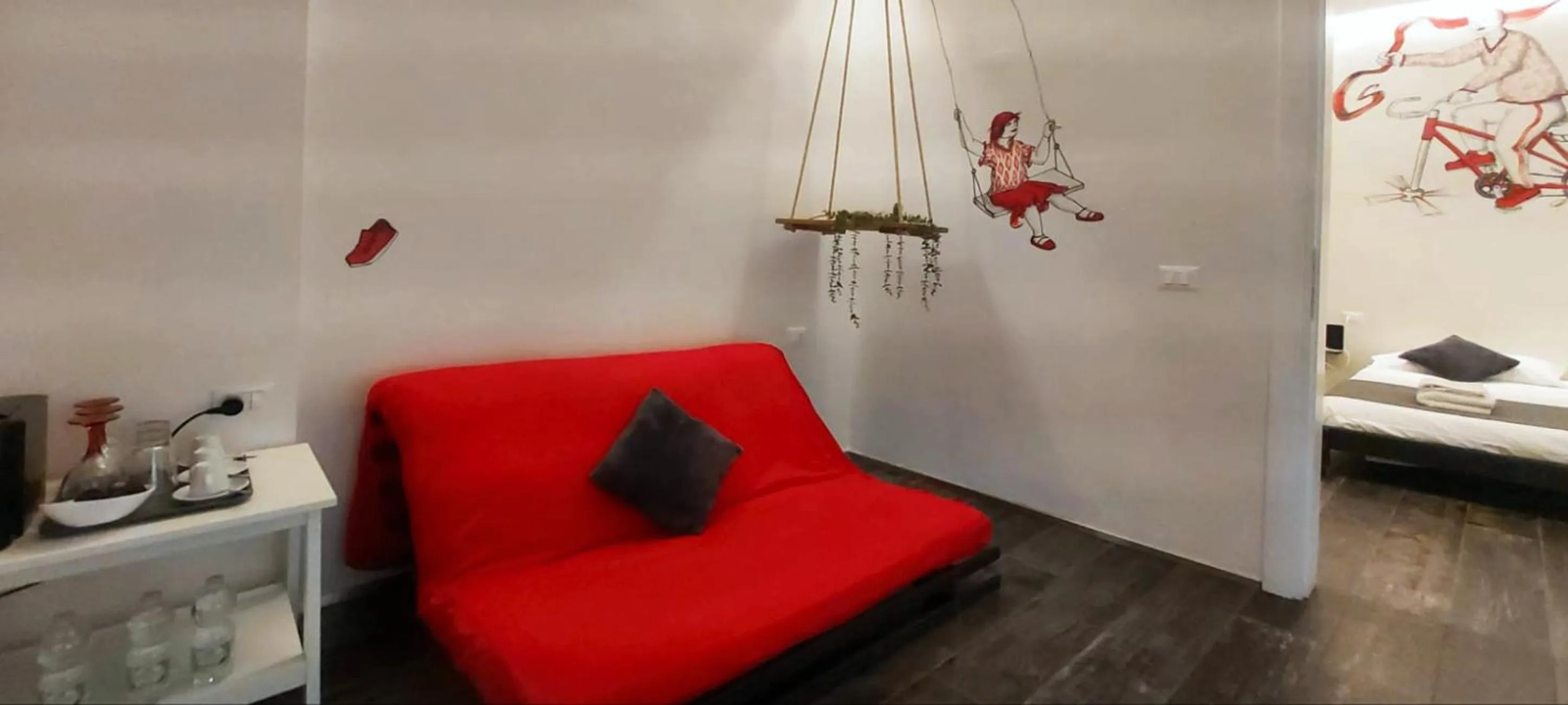 Bed in Street Art Inn Florence