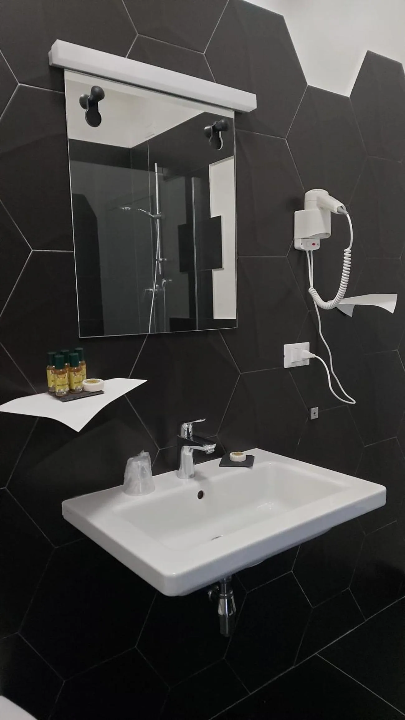 Bathroom in Street Art Inn Florence