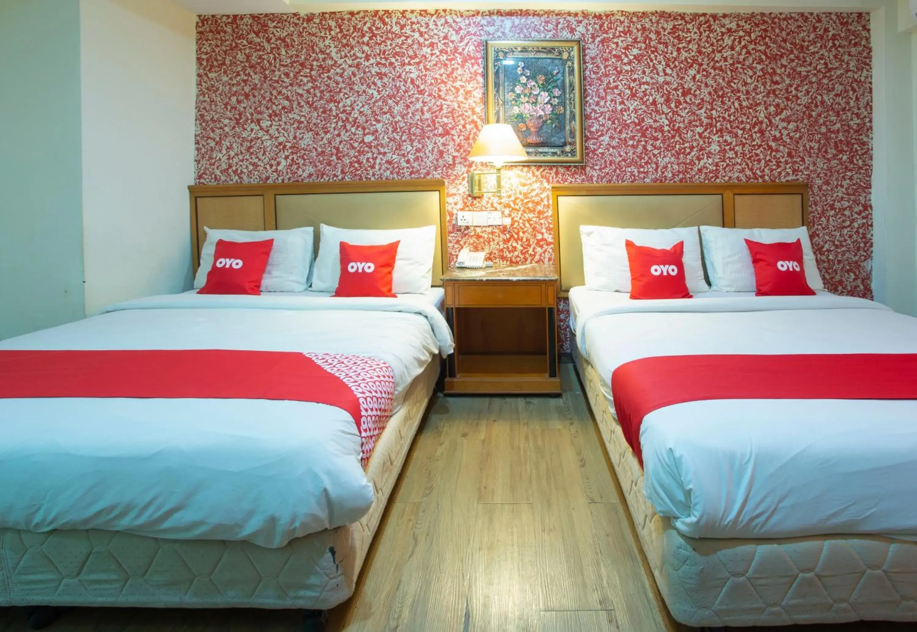 Bedroom, Bed in Super OYO Capital O 90125 Hotel Grand Orchard