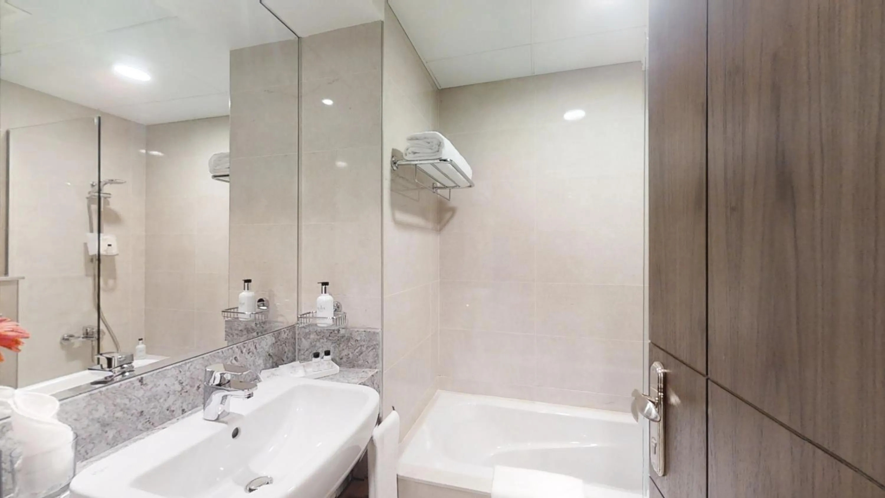 Bathroom in SUHA Creek Hotel Apartment, Waterfront Jaddaf, Dubai