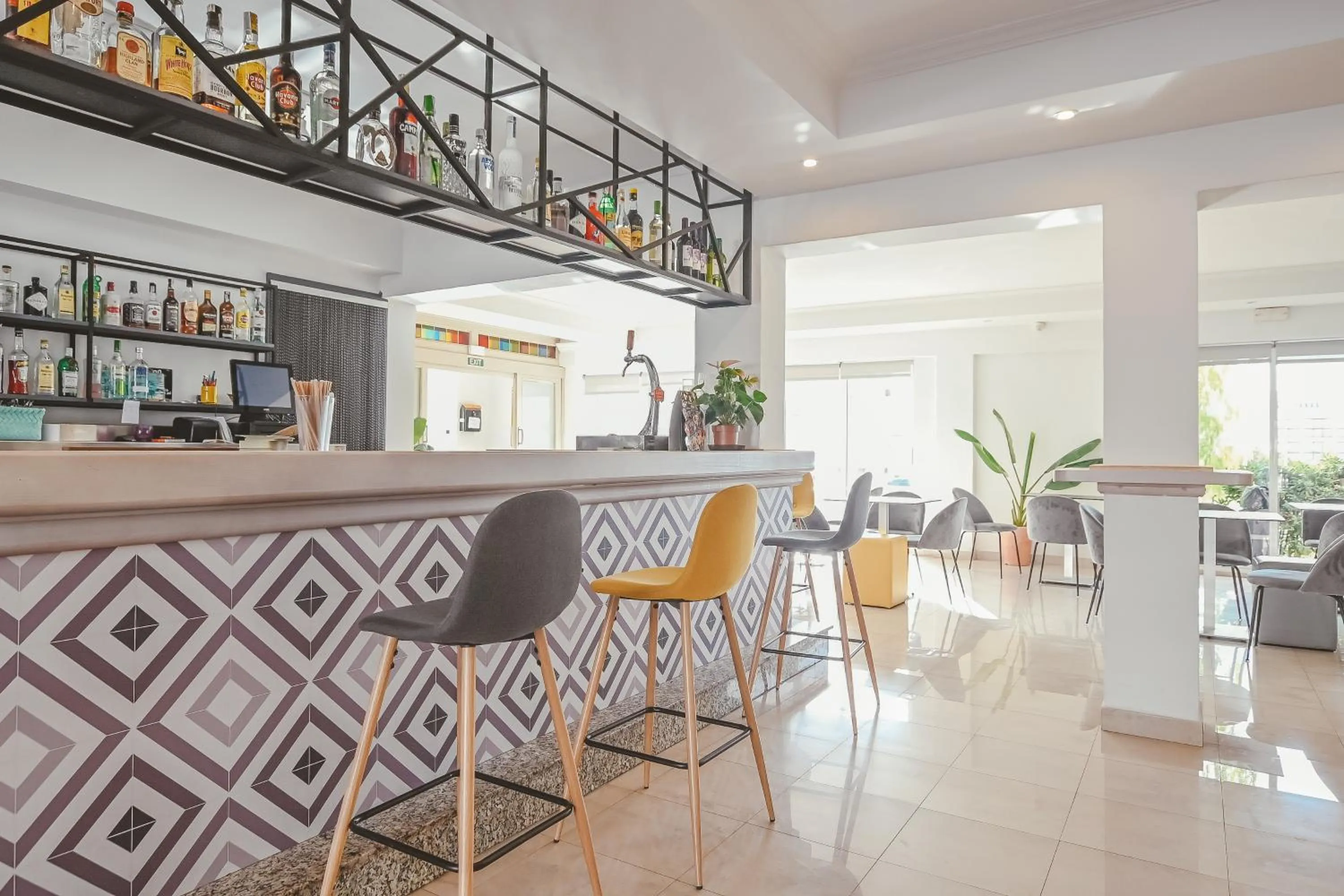 Restaurant/places to eat in Hotel LLITERAS