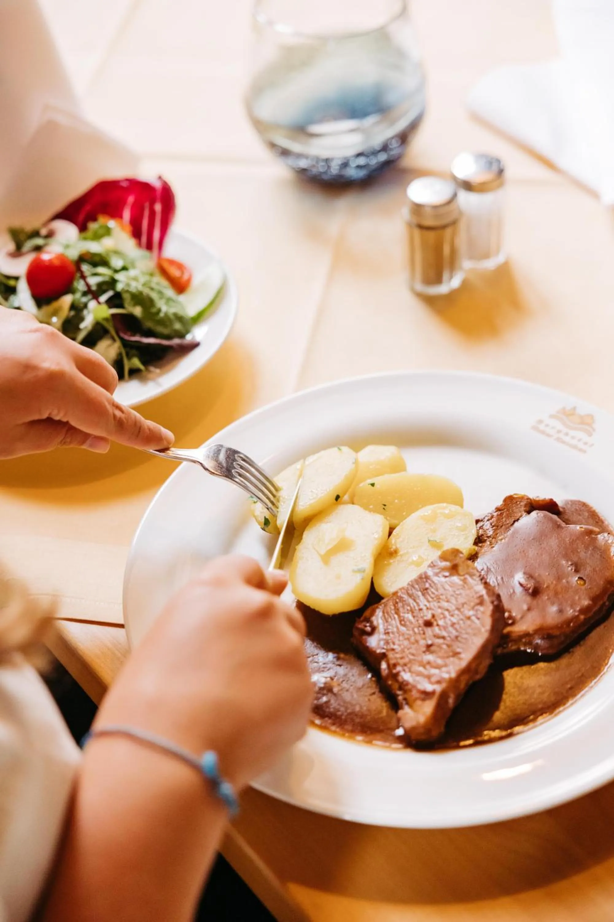 Restaurant/places to eat in Berghotel Hoher Knochen - Ruhe & Natur