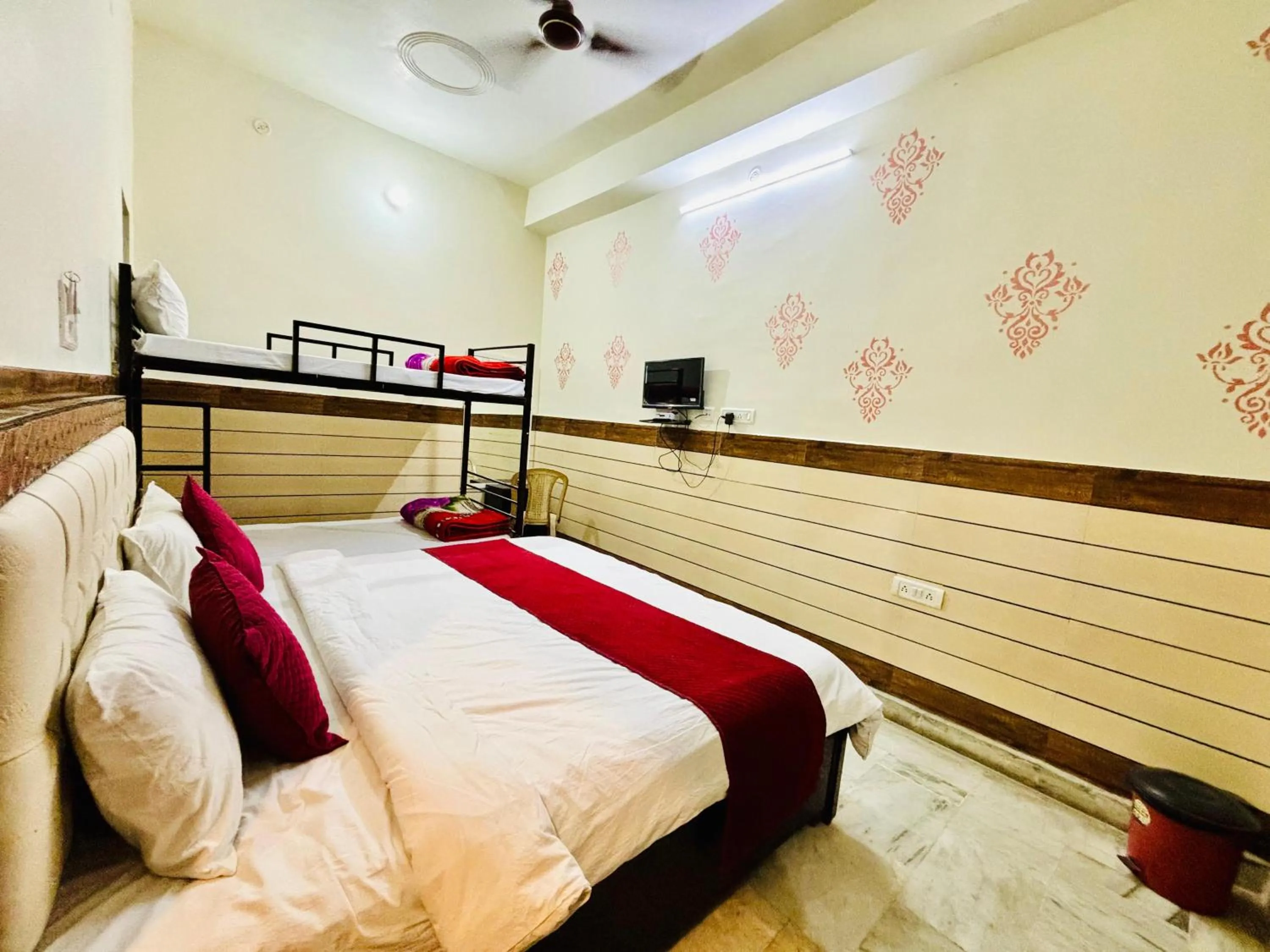 TV and multimedia, Bed in Hotel Royal Pinkcity