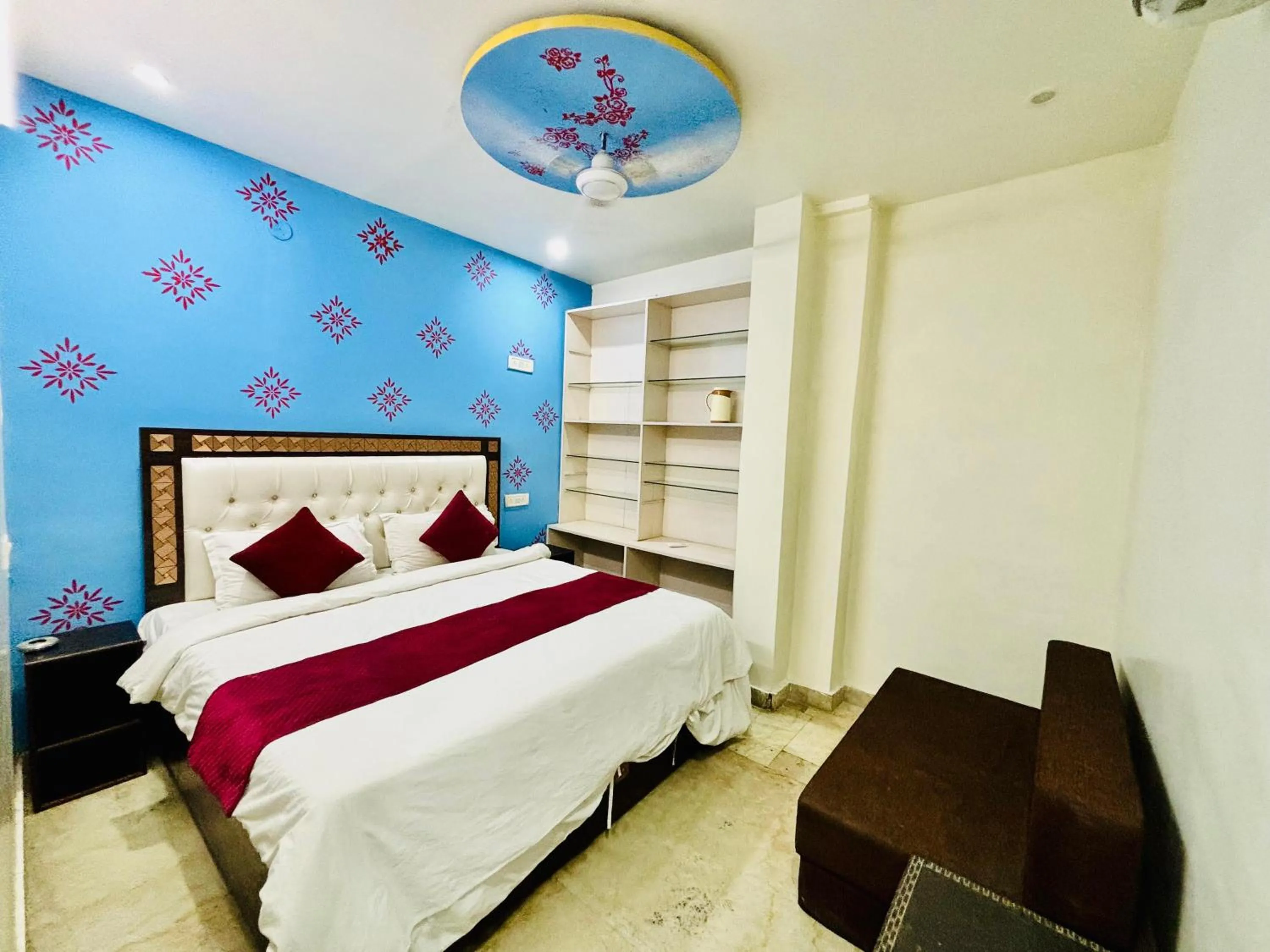 Bed in Hotel Royal Pinkcity