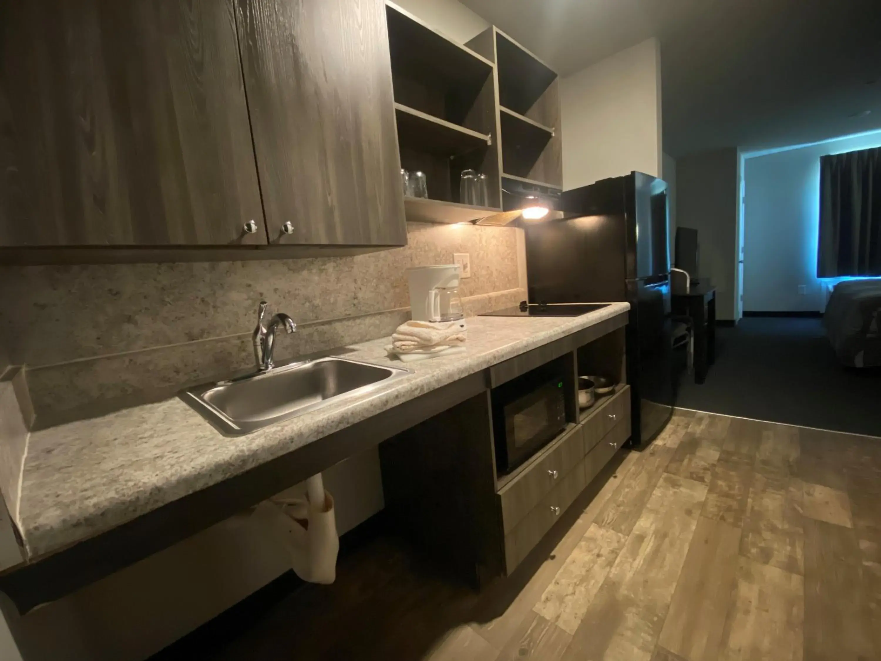 King Room - Disability Access in Savannah Suites Atlanta Airport King Room - Disability Access in Savannah Suites Atlanta Airport