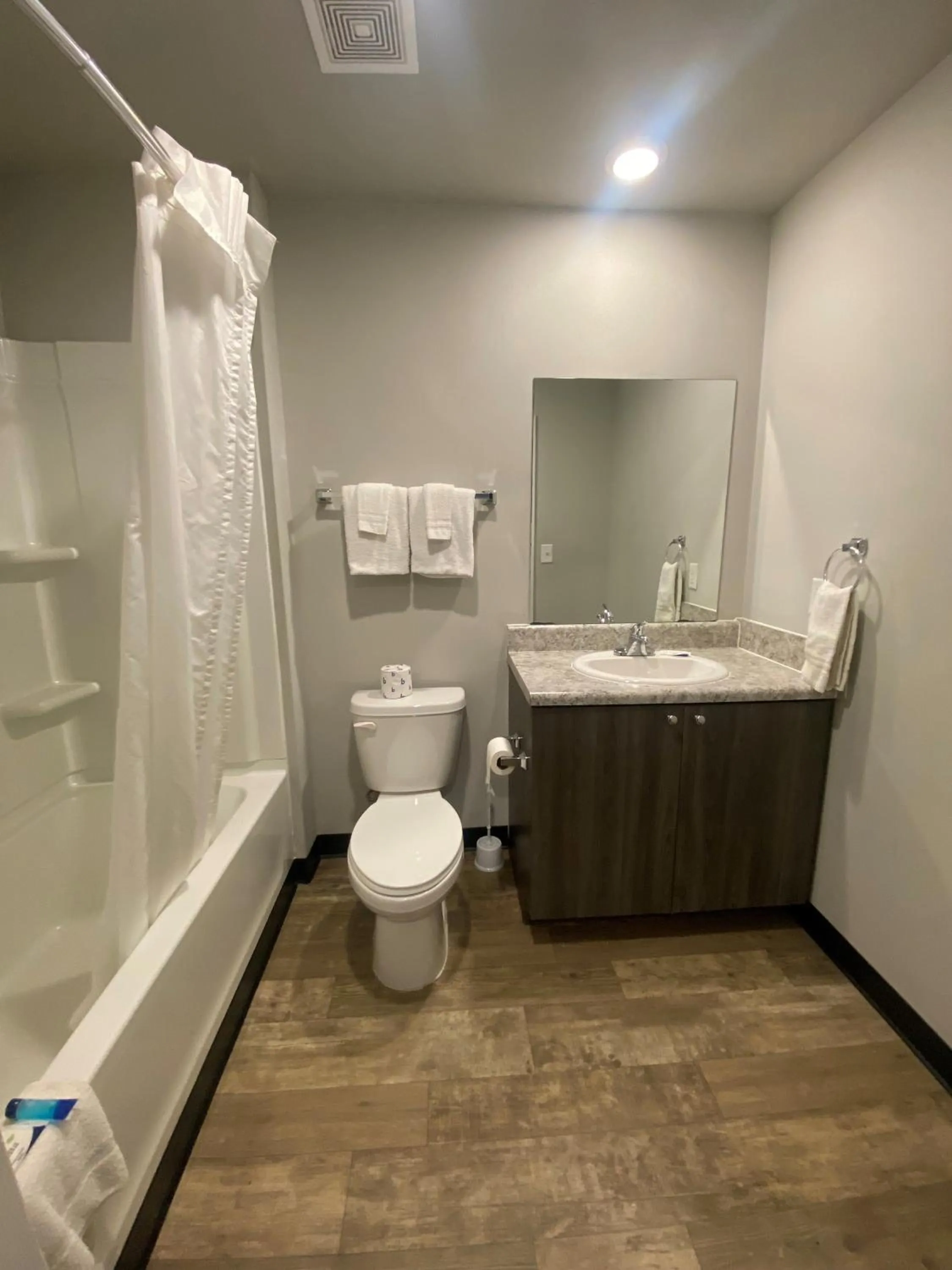 Bathroom in Savannah Suites Atlanta Airport