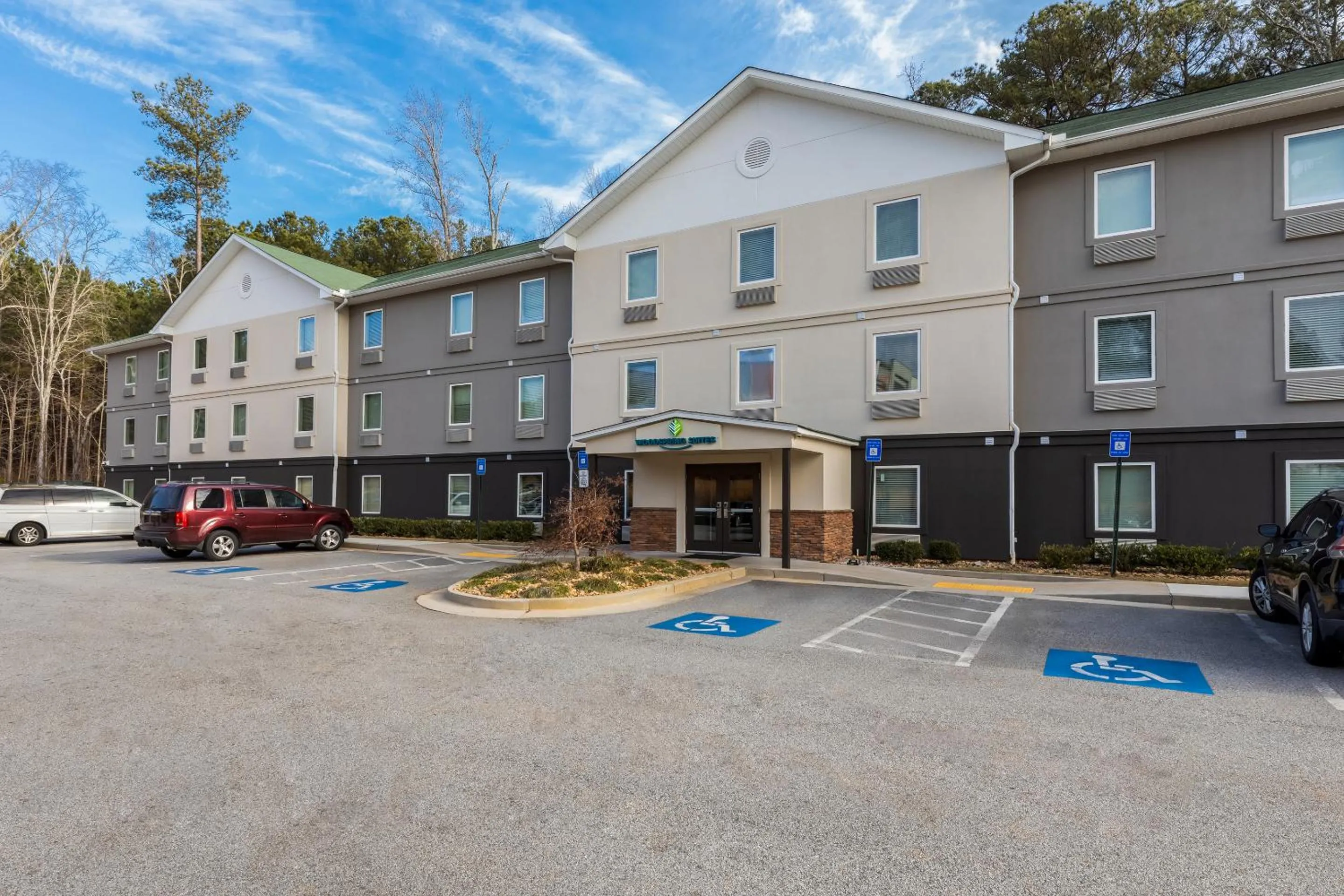 Property building in WoodSpring Suites Atlanta Airport