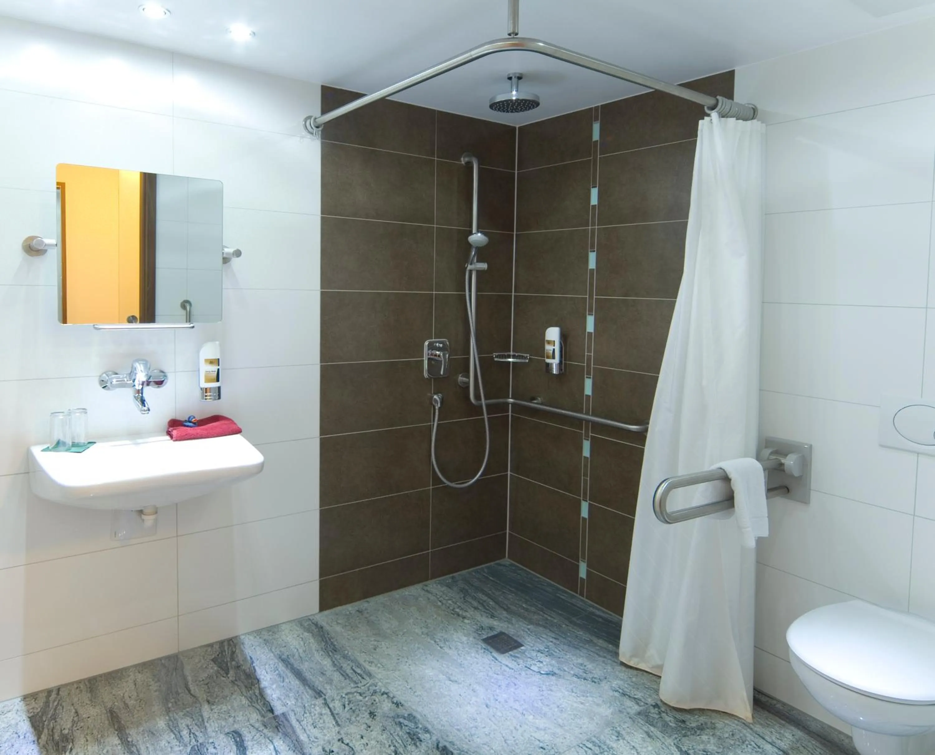 Shower in Hotel Sonneck