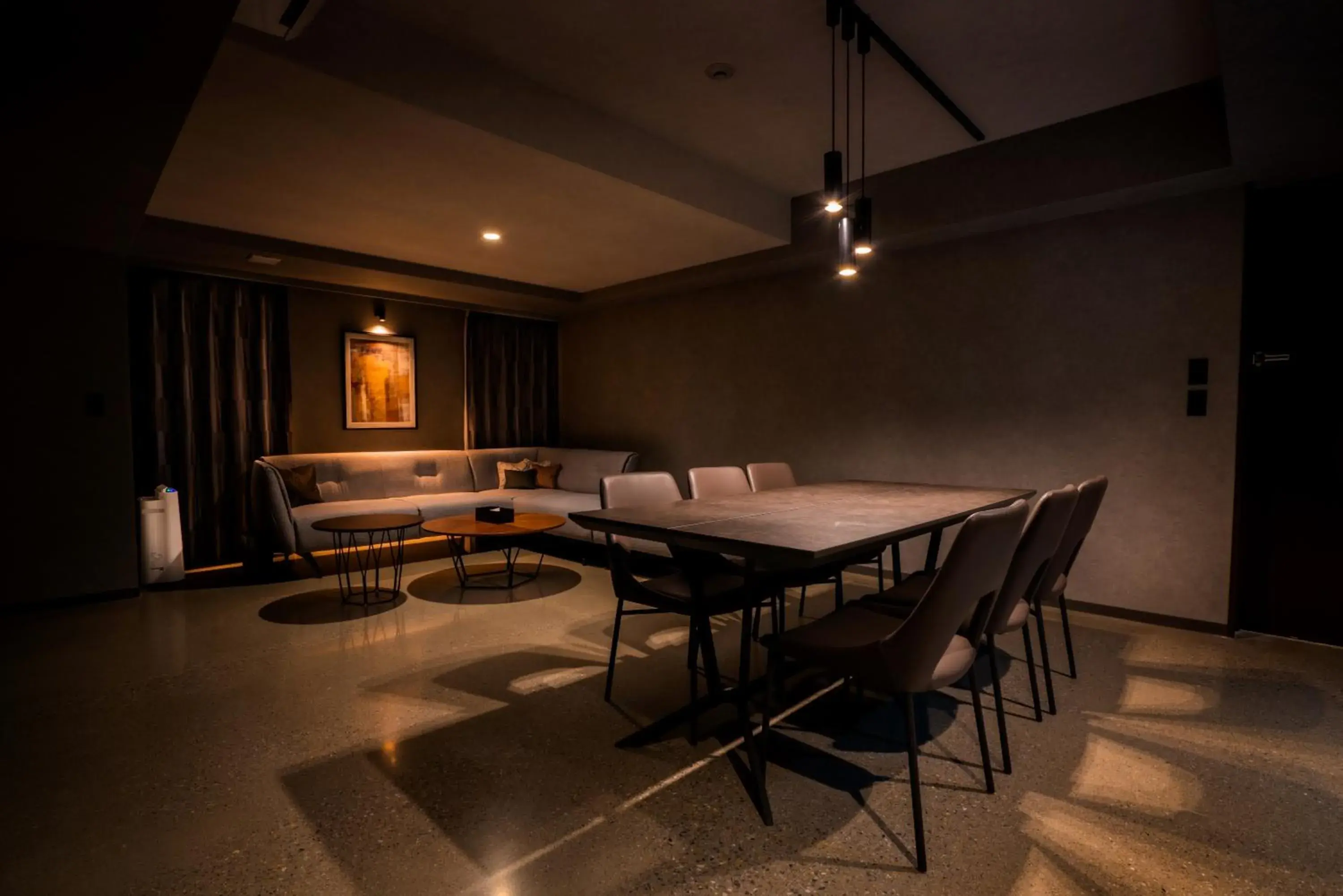 Dining area in Randor Hotel Namba Osaka Suites Dining area in Randor Hotel Namba Osaka Suites