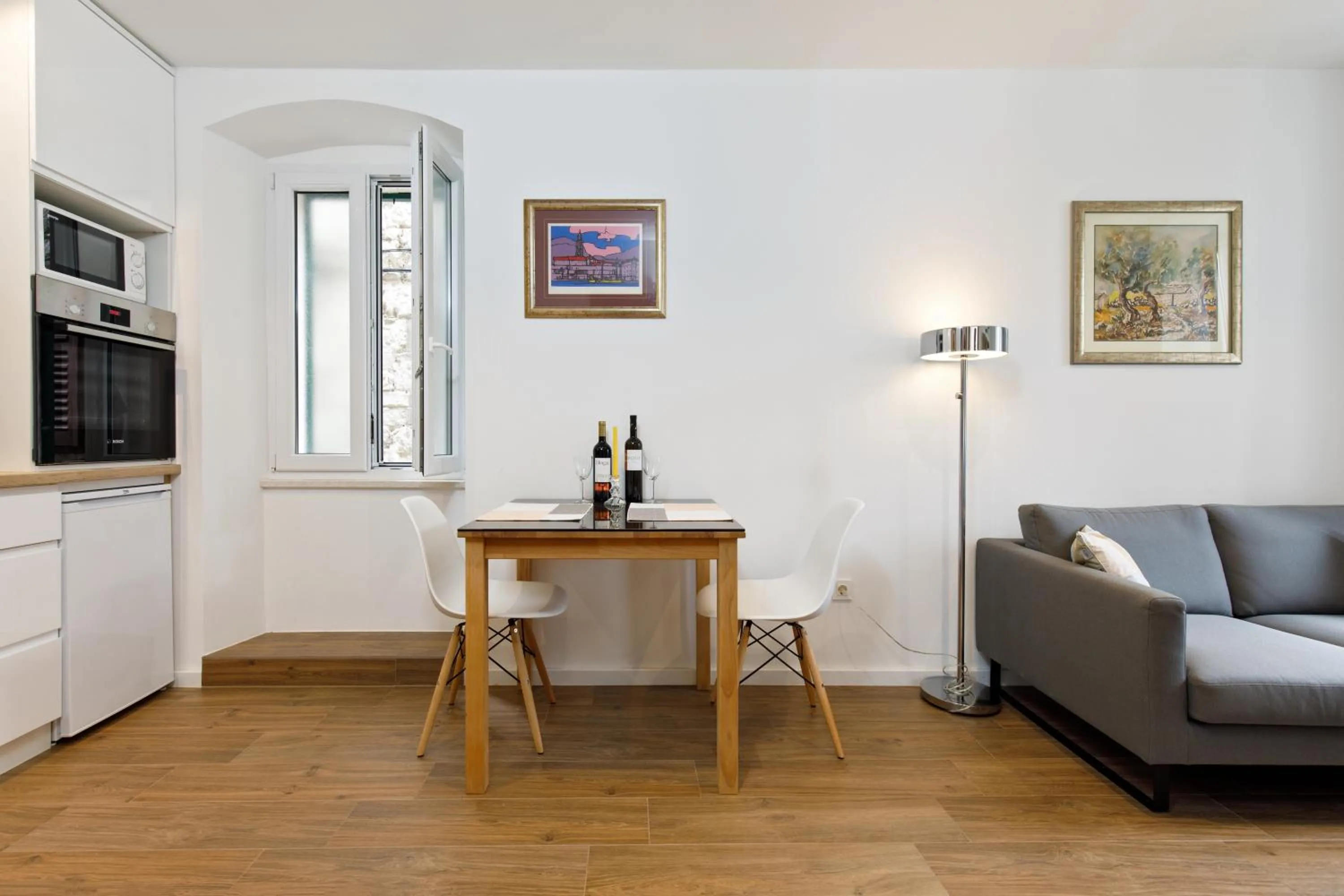 Dominus, Modernly Decorated Suite in City Center