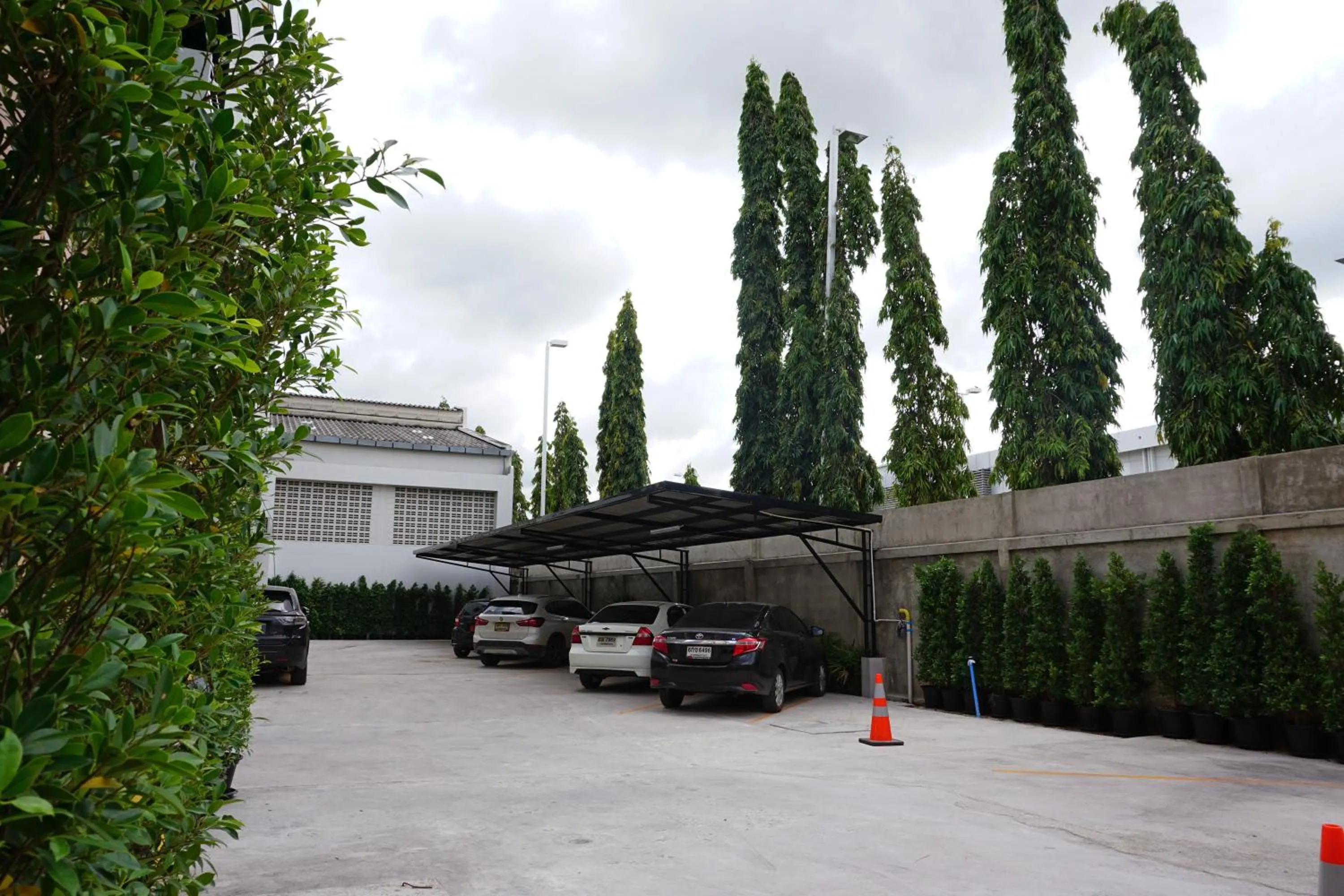 Facade/entrance in B-Black Hotel Chonburi