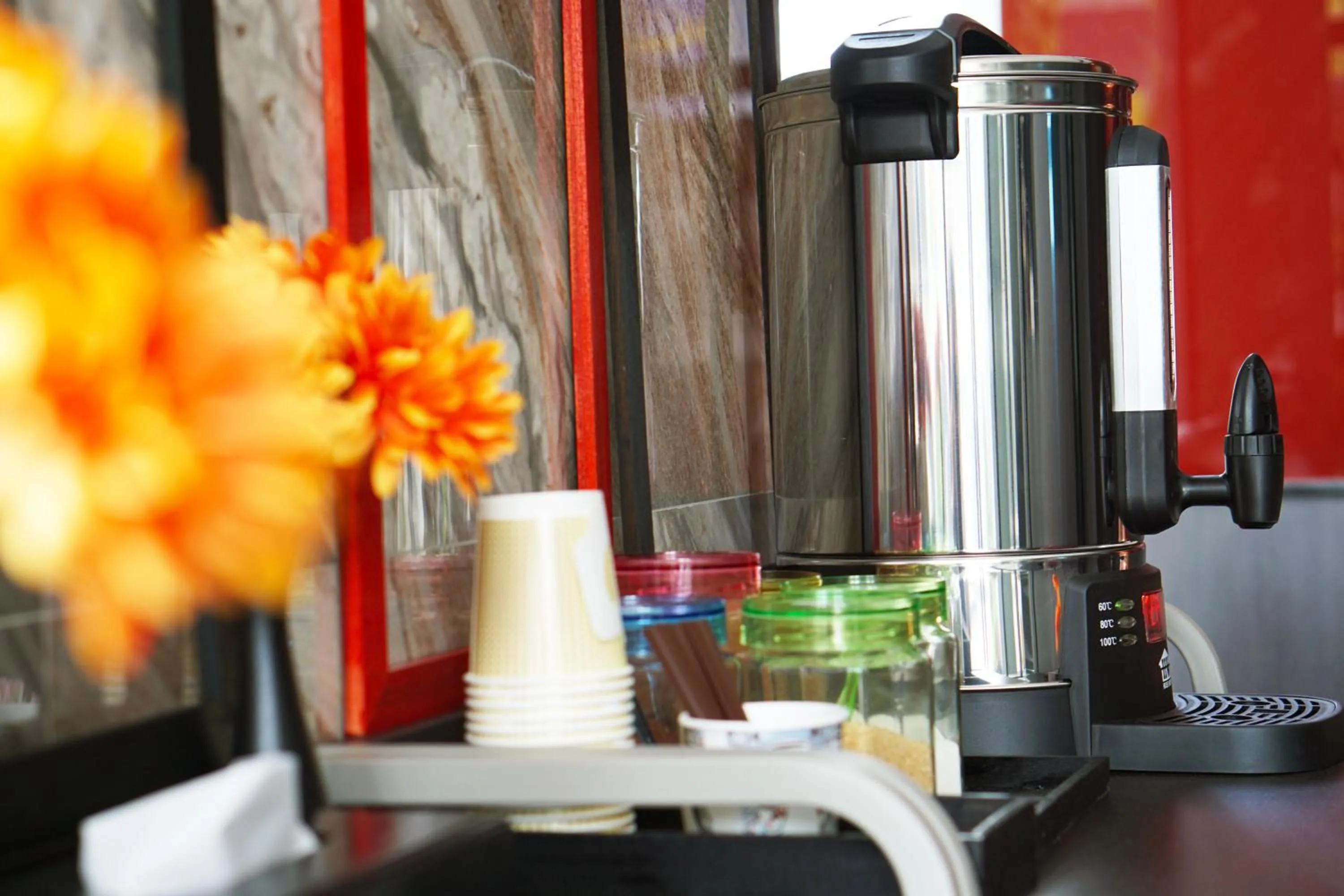 Restaurant/places to eat in B-Black Hotel Chonburi