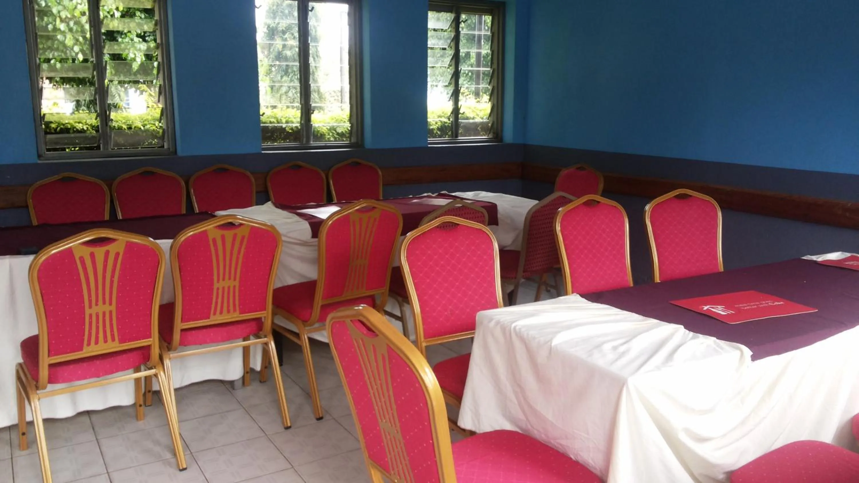 Restaurant/places to eat in Leosim Hotel Nebbi