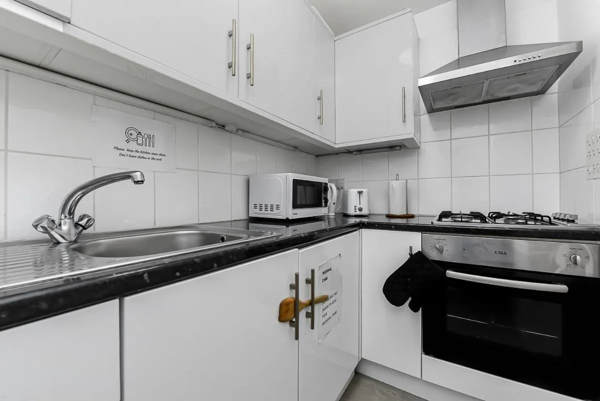 Kitchen or kitchenette in Charlotte Street Rooms by News Hotel