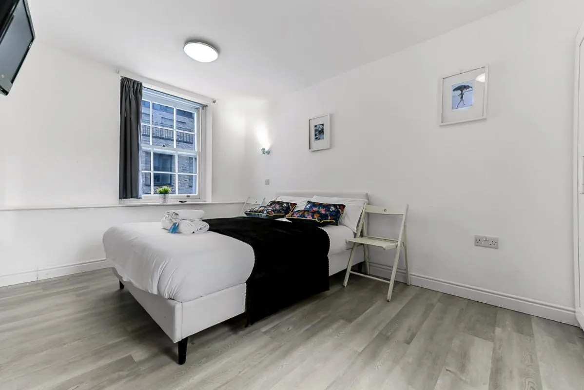 Bedroom, Bed in Charlotte Street Rooms by News Hotel