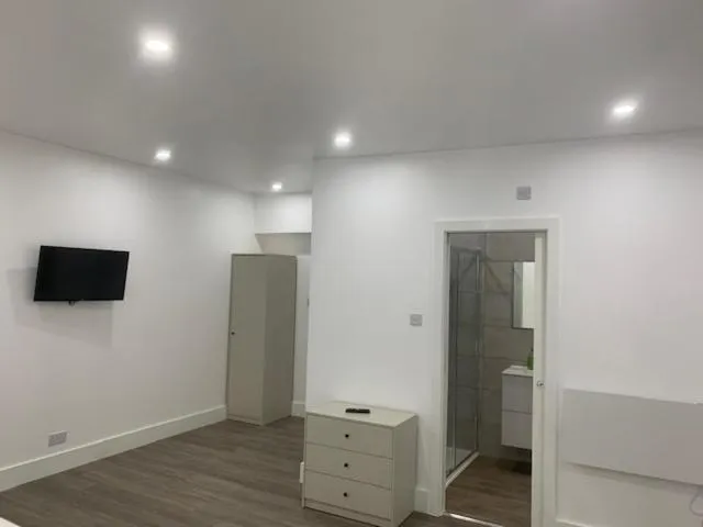 TV and multimedia in Charlotte Street Rooms by News Hotel