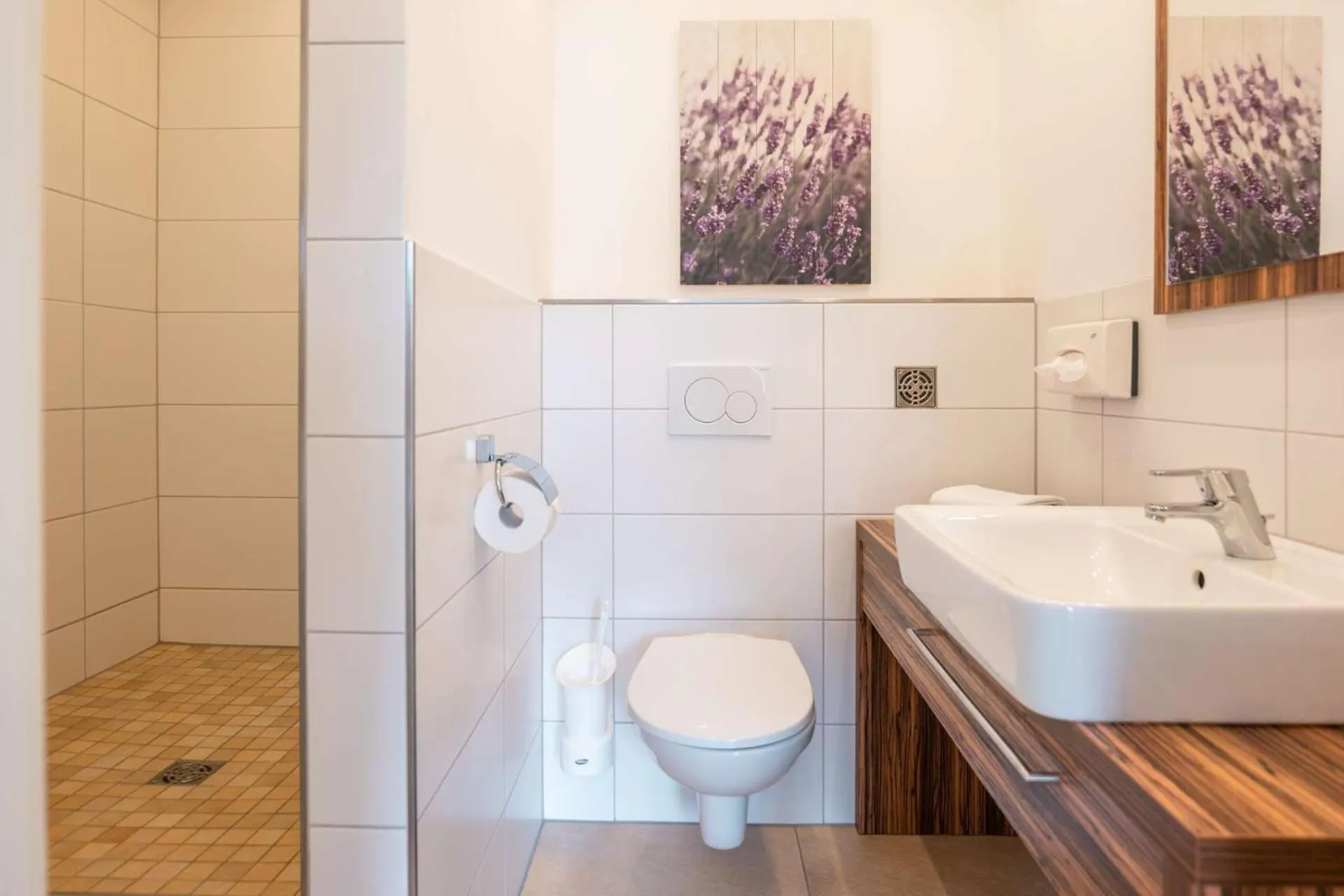 Shower in Gasthof Krone