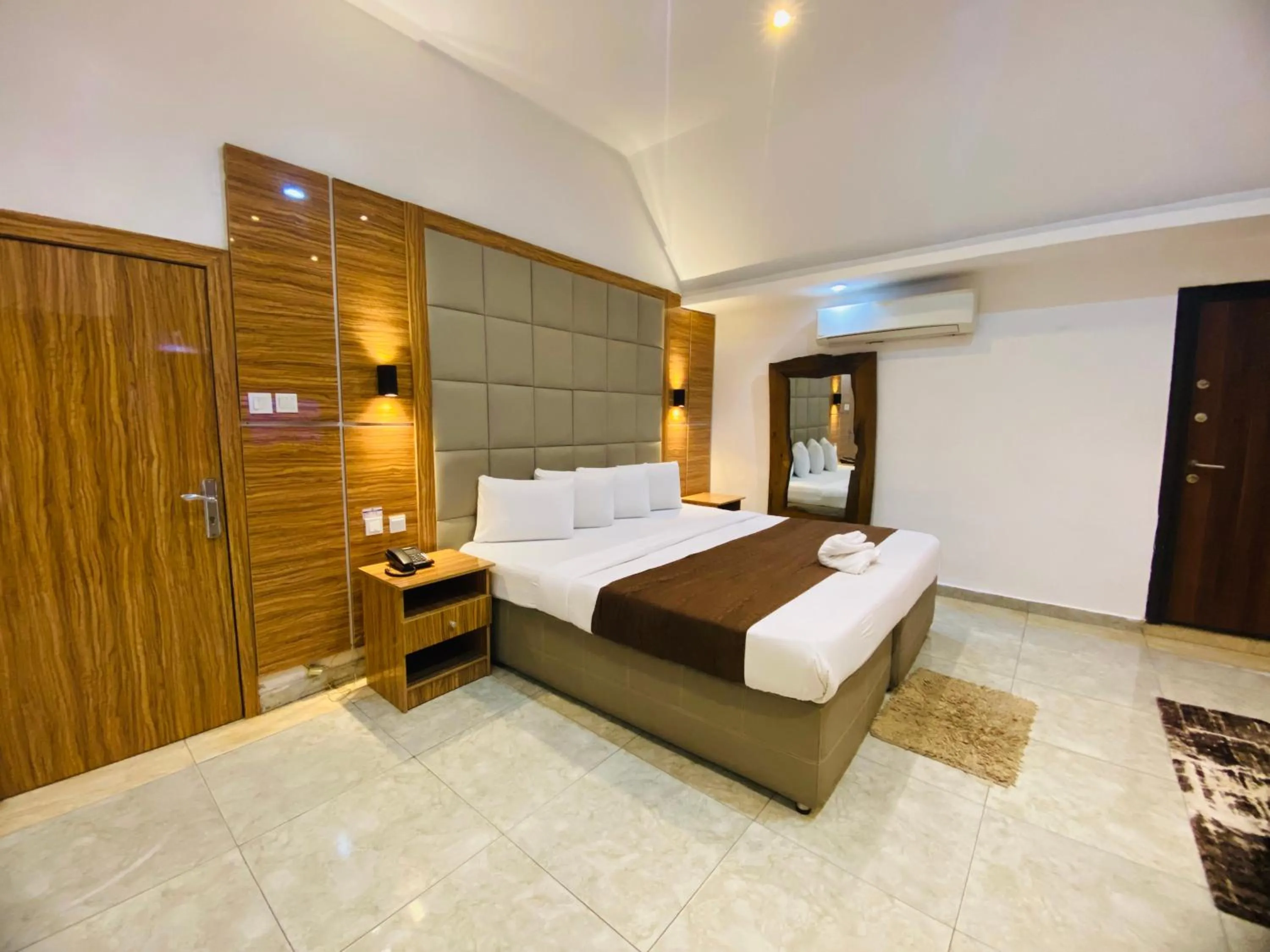 Bed in Presken Hotel Victoria Island, Bishop Oluwole