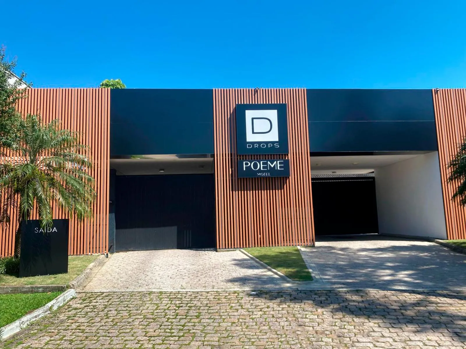 Facade/entrance in Poeme Motel by Drops