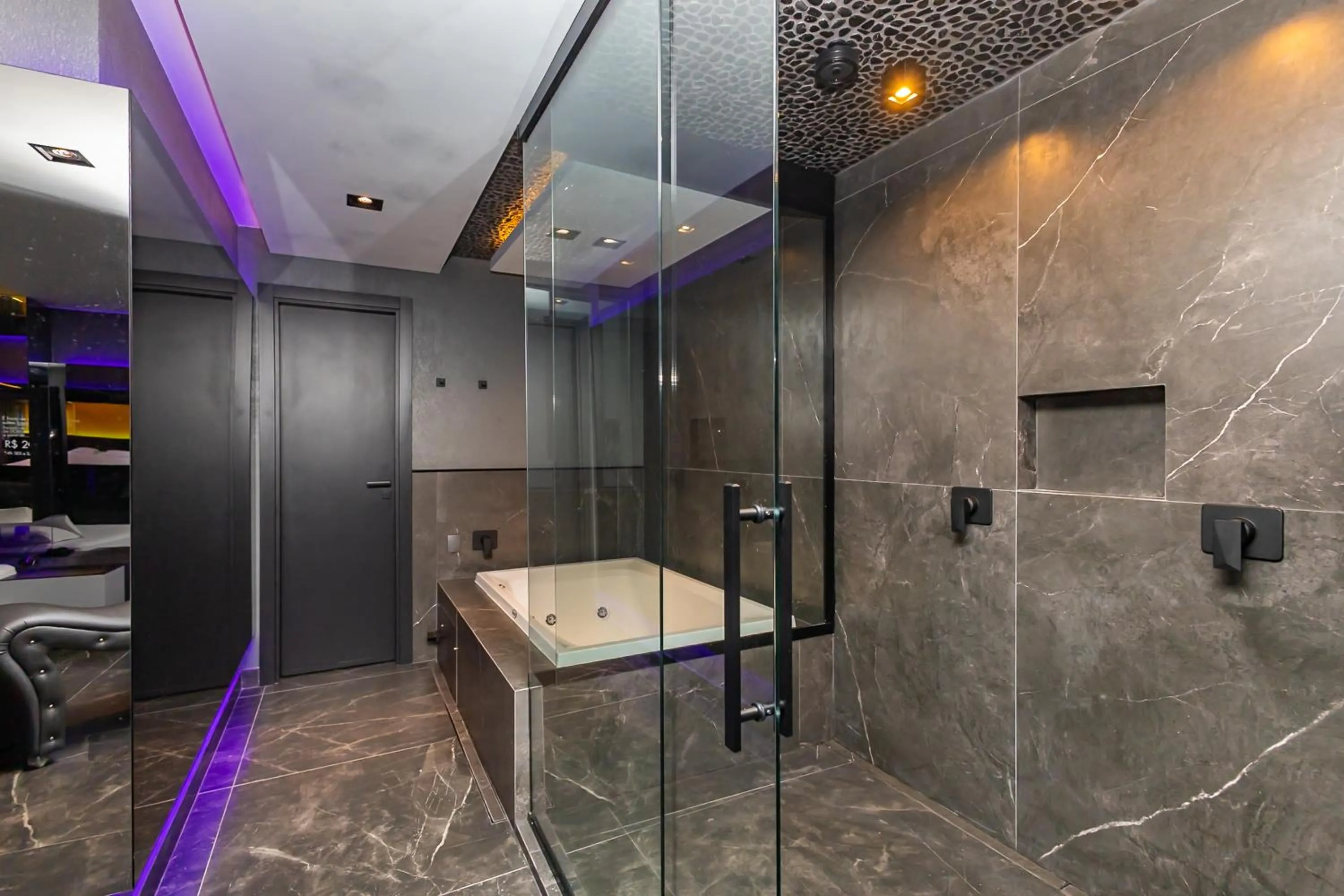 Shower in Poeme Motel by Drops