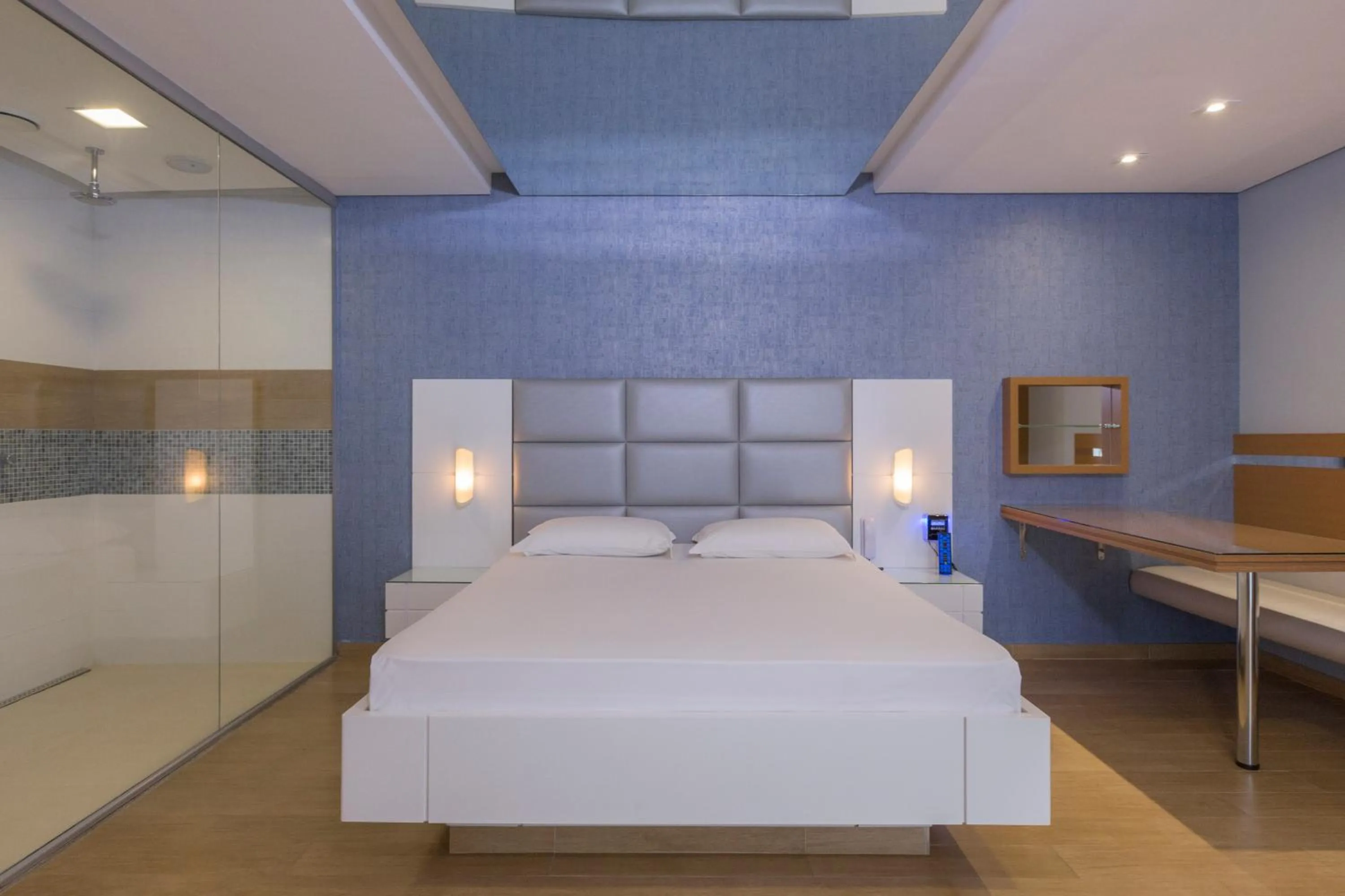 Bed in Poeme Motel by Drops