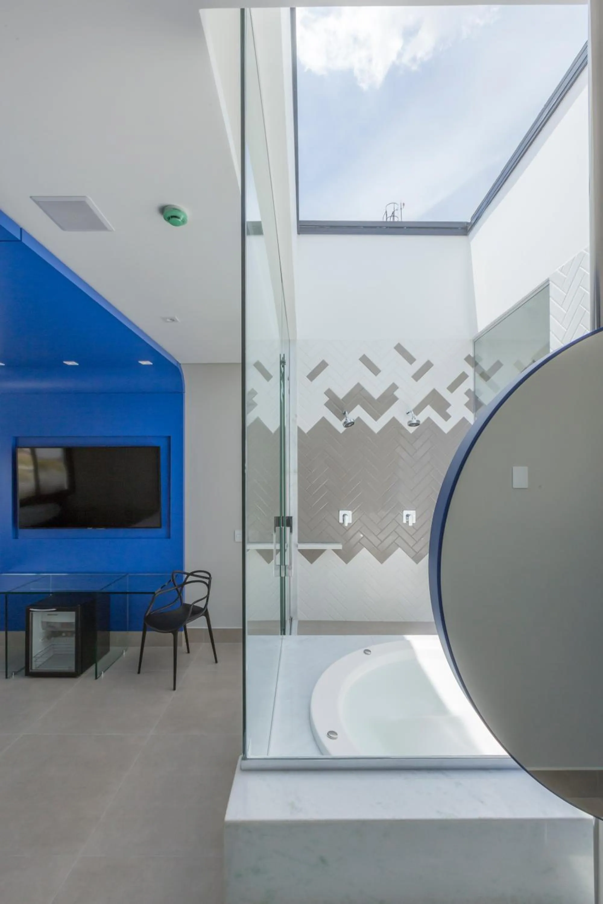 Bathroom in Poeme Motel by Drops