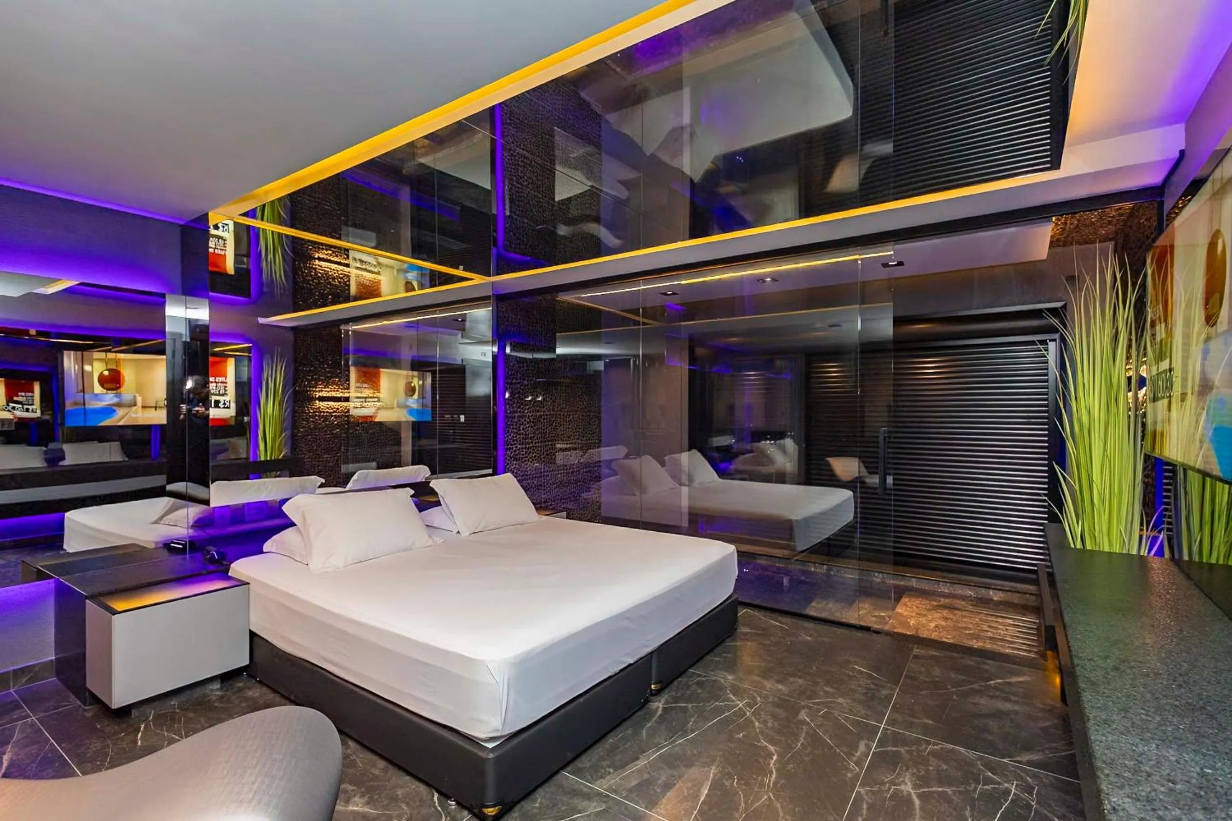 Bed in Poeme Motel by Drops