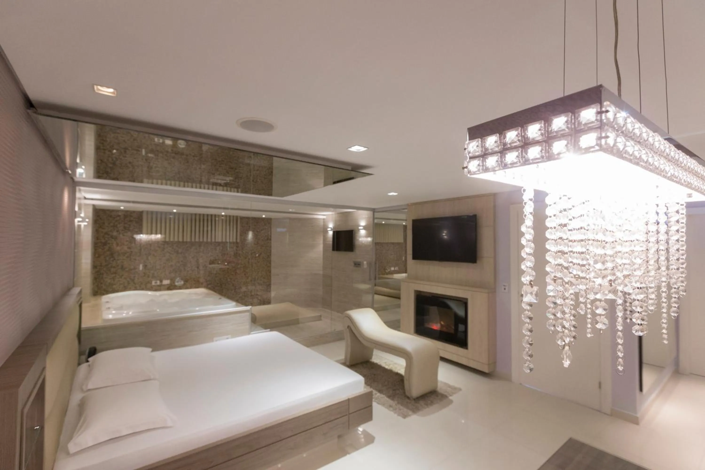 Photo of the whole room, Bed in Poeme Motel by Drops