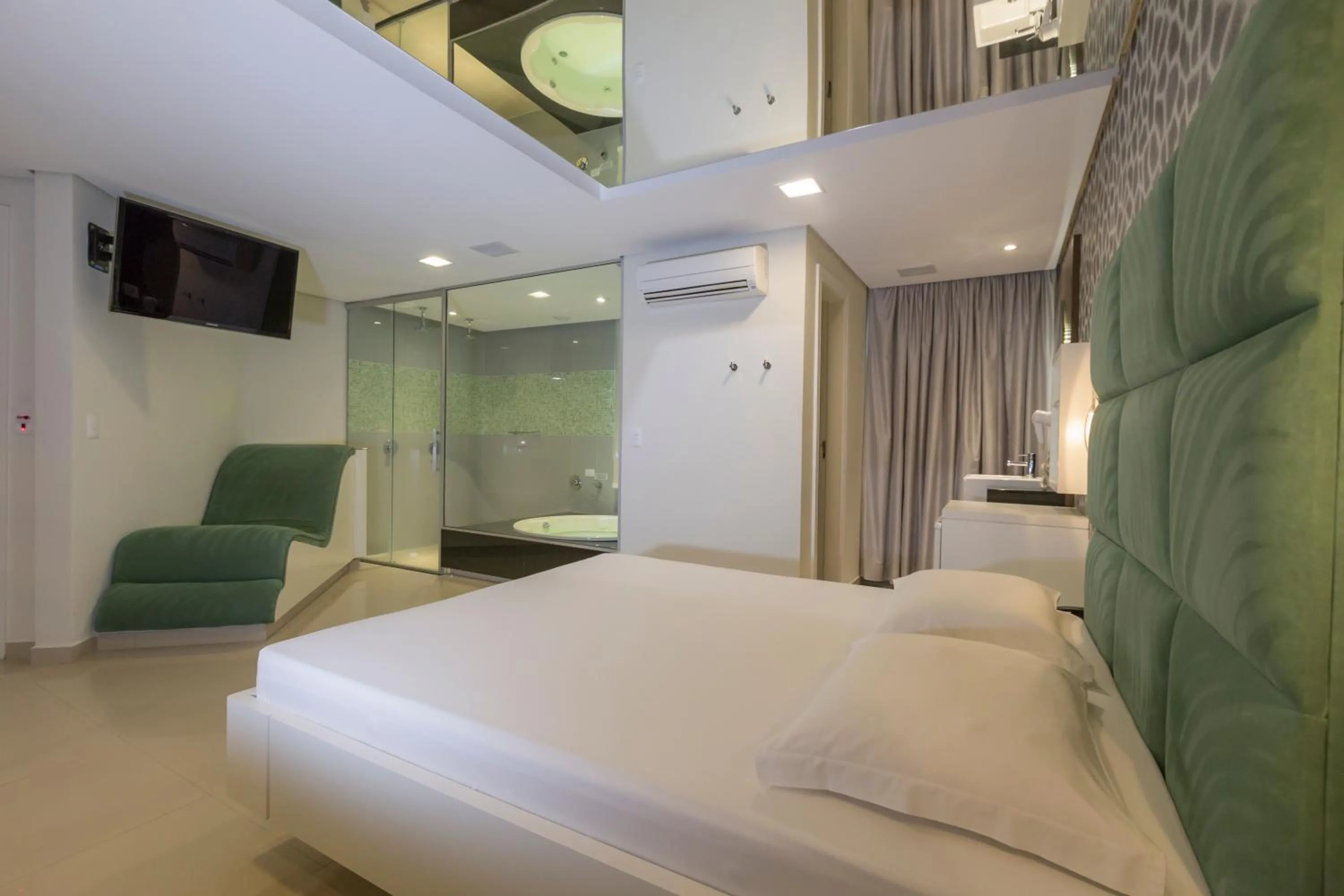 Bathroom, Bed in Poeme Motel by Drops