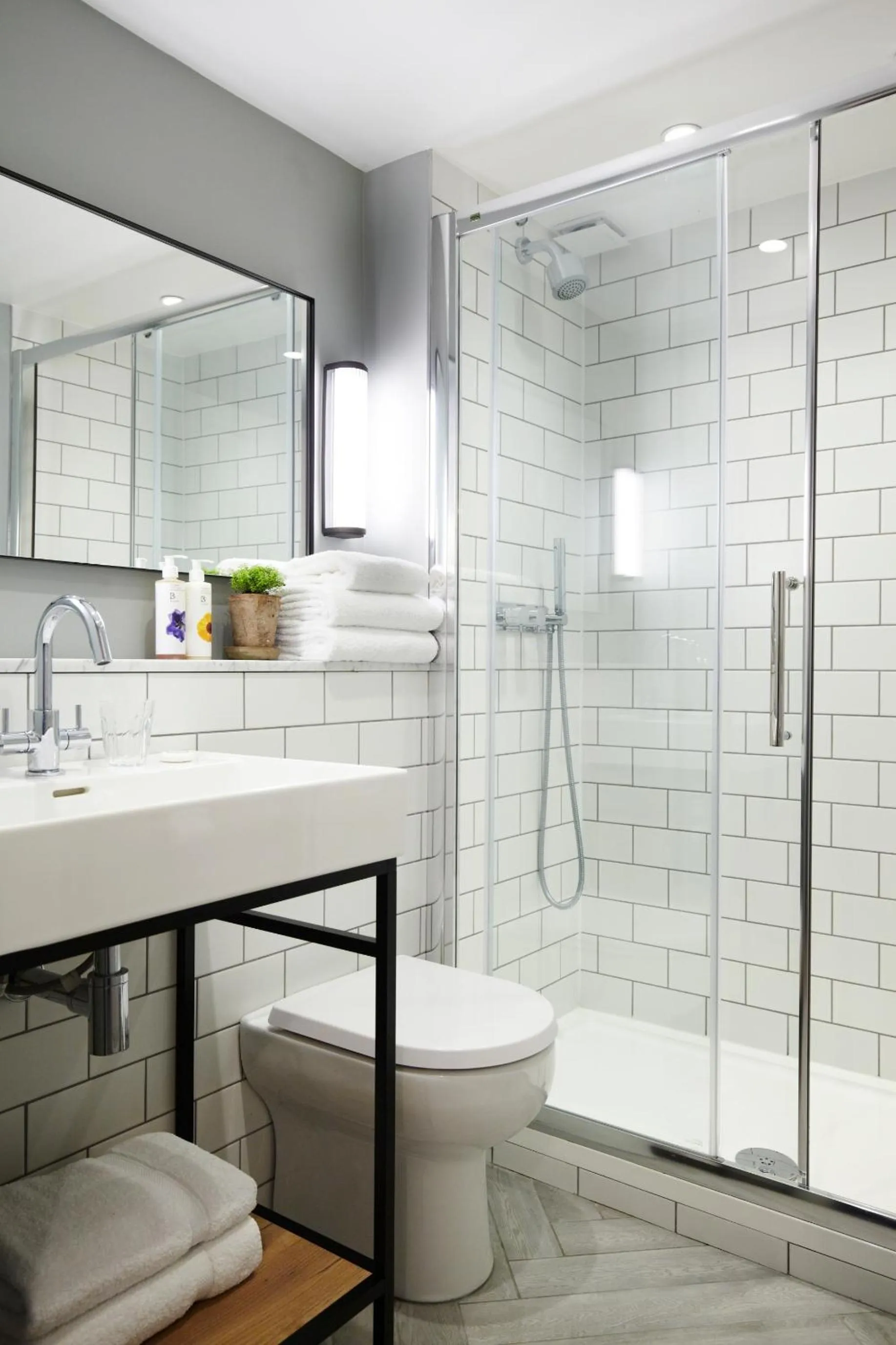 Bathroom in Room Mate Lime Tree