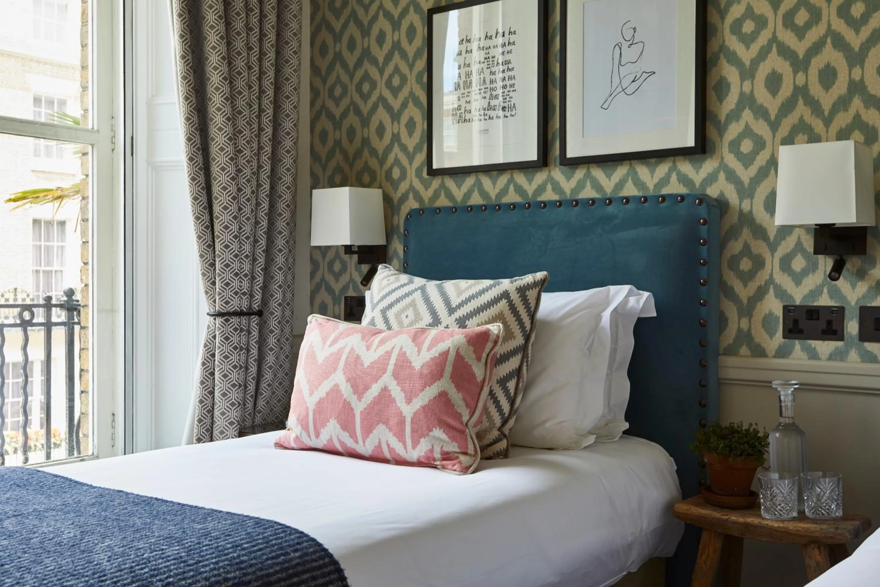 Bed in Room Mate Lime Tree