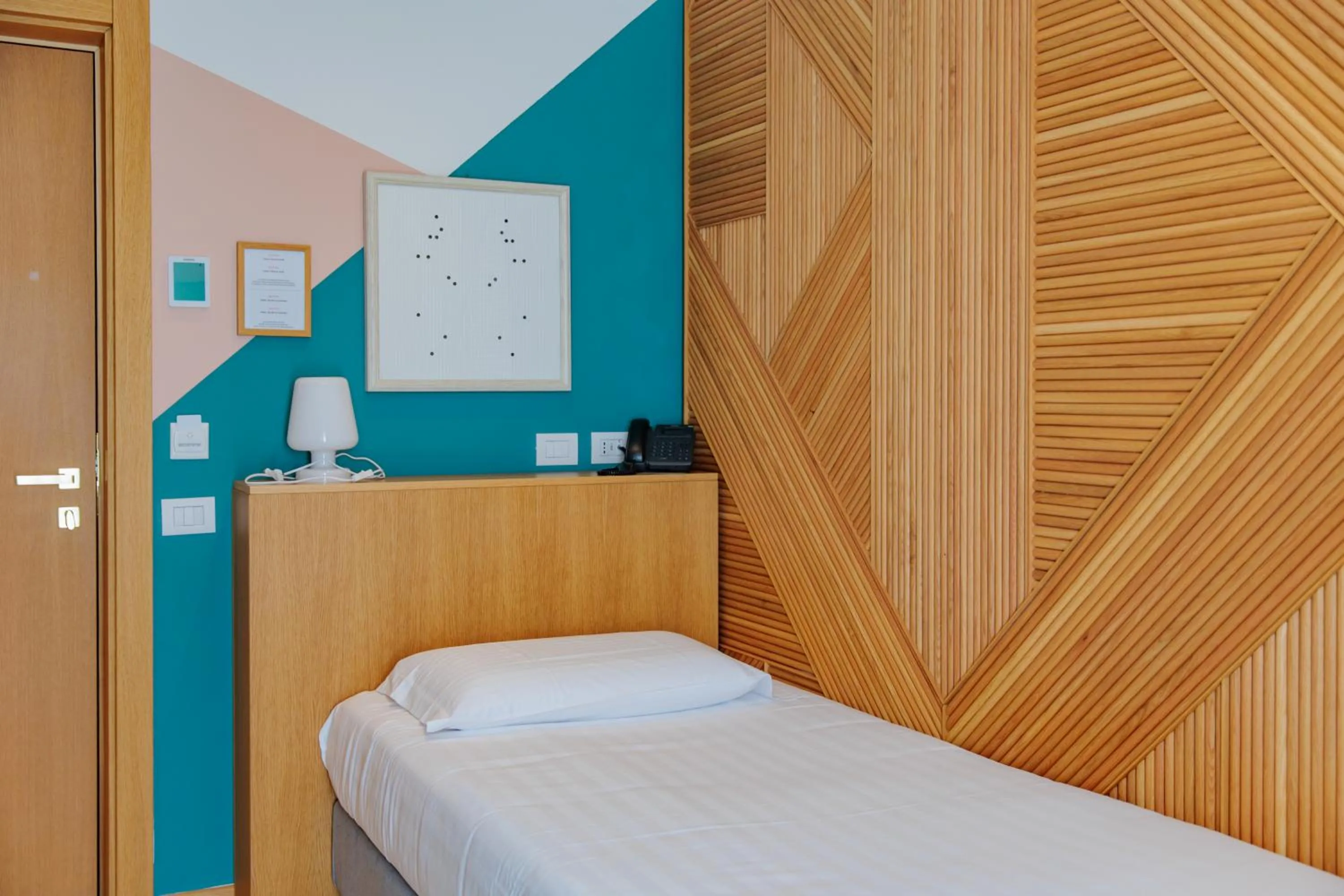 OPHELIA Hotel